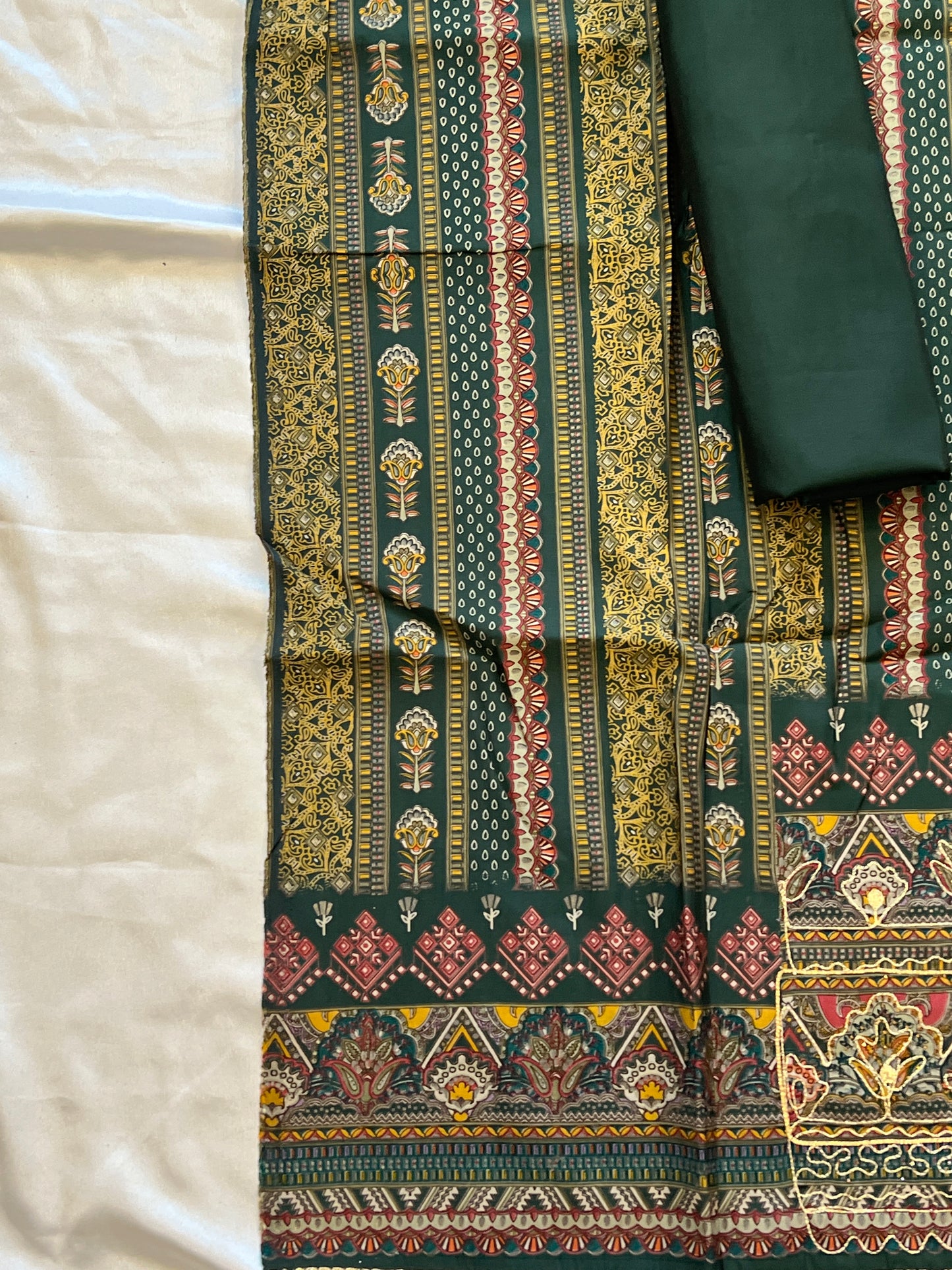 GREEN NAYAB MUSLIN EMBROIDERY SUIT