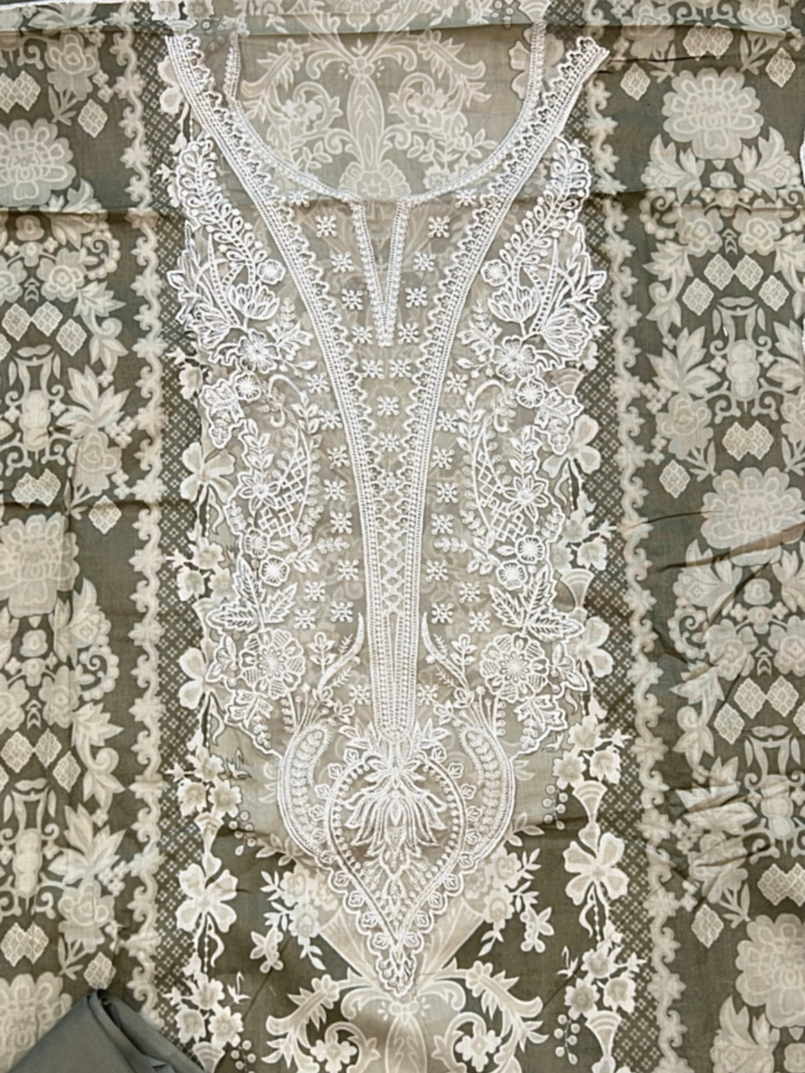 HAALA LAWN EMBROIDERY PATCH SUIT 8 Q