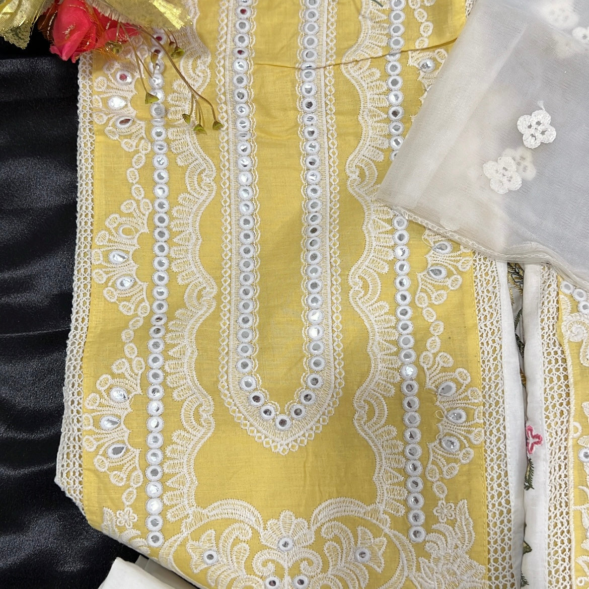 YELLOW AND WHITE LAWN SUIT 5417 N
