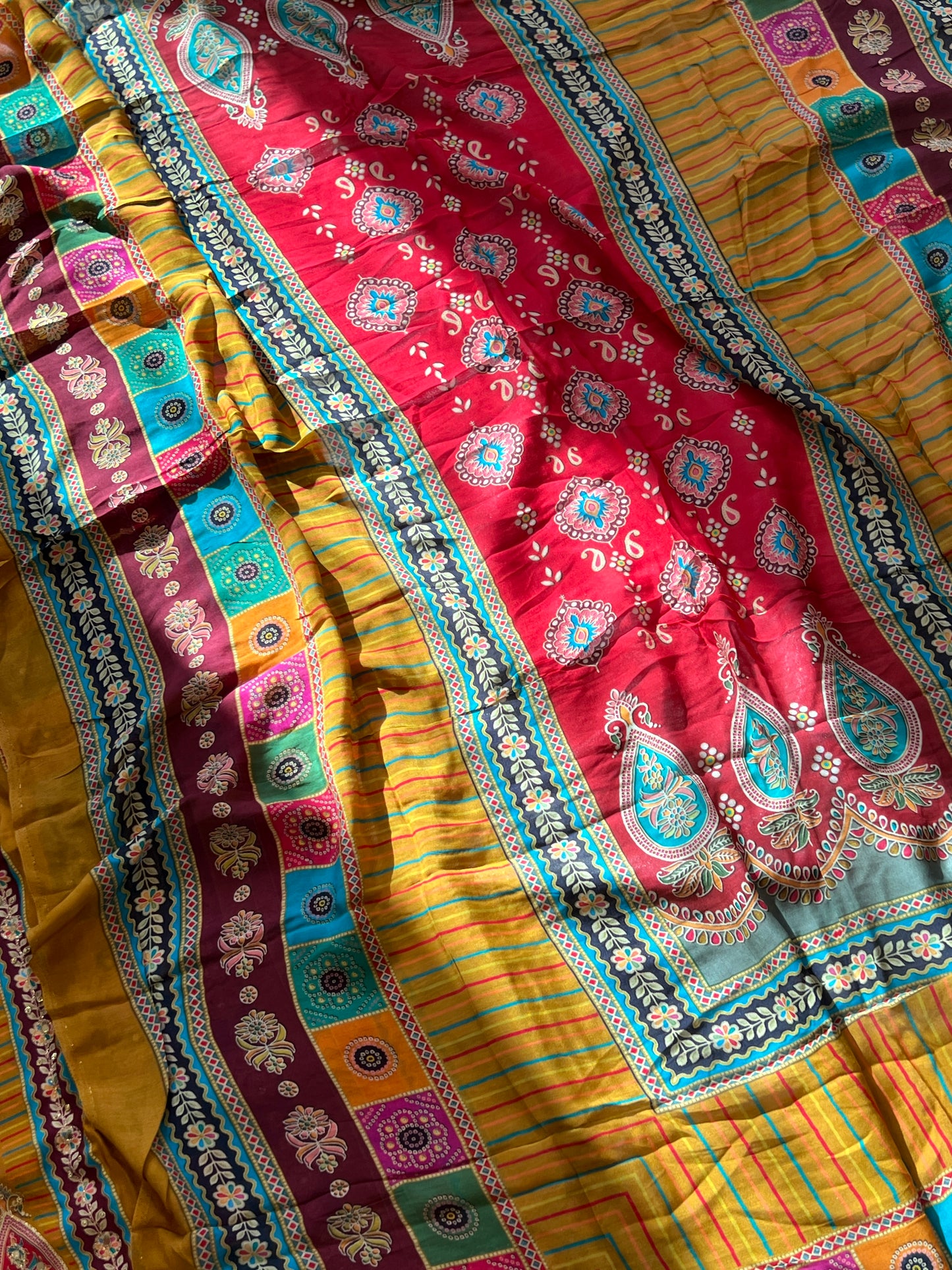 COLOUFUL MUSLIN EMBROIDERY SUIT 4