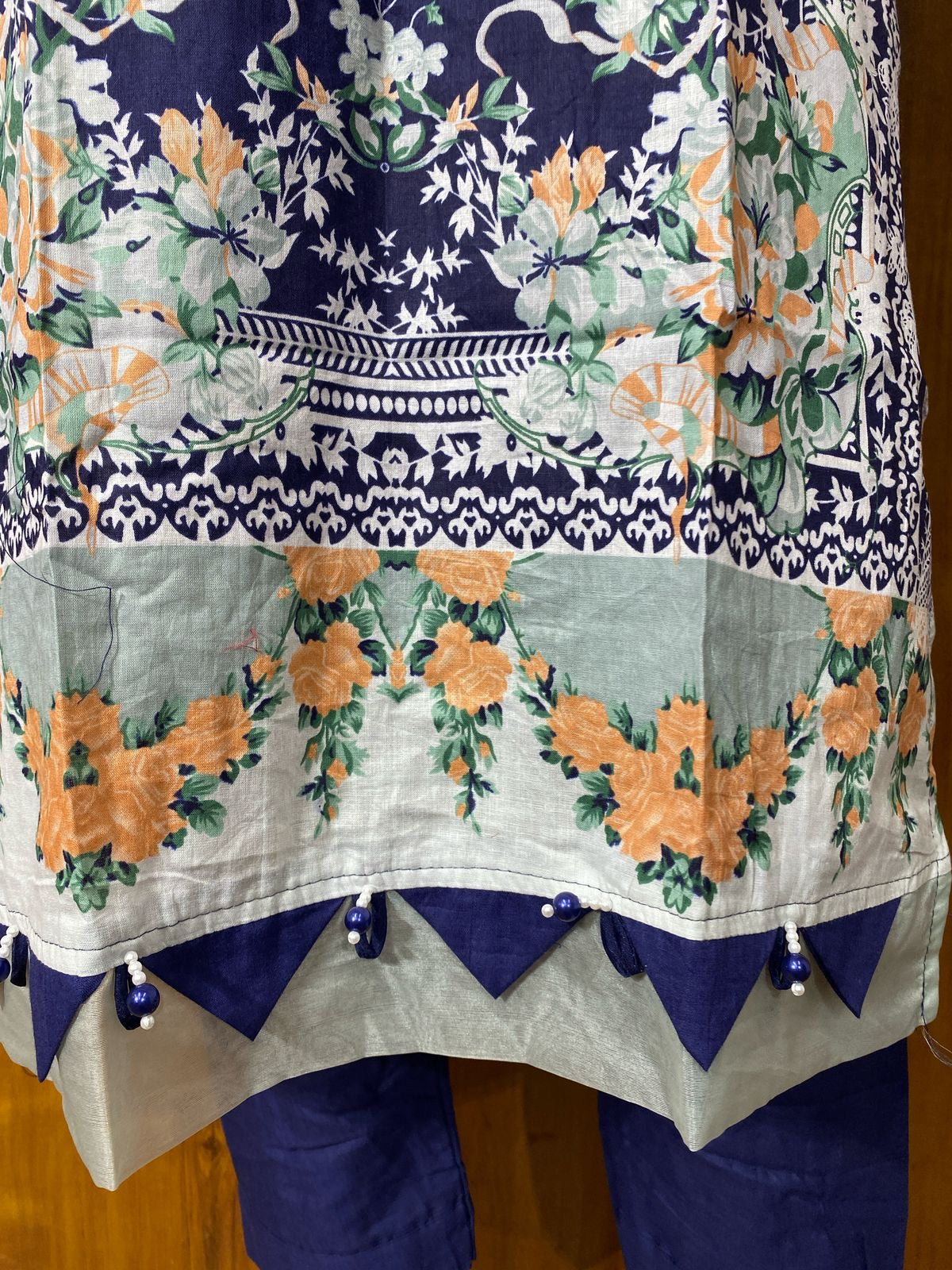 NEEDLE LAWN EMBROIDERY SUIT 5
