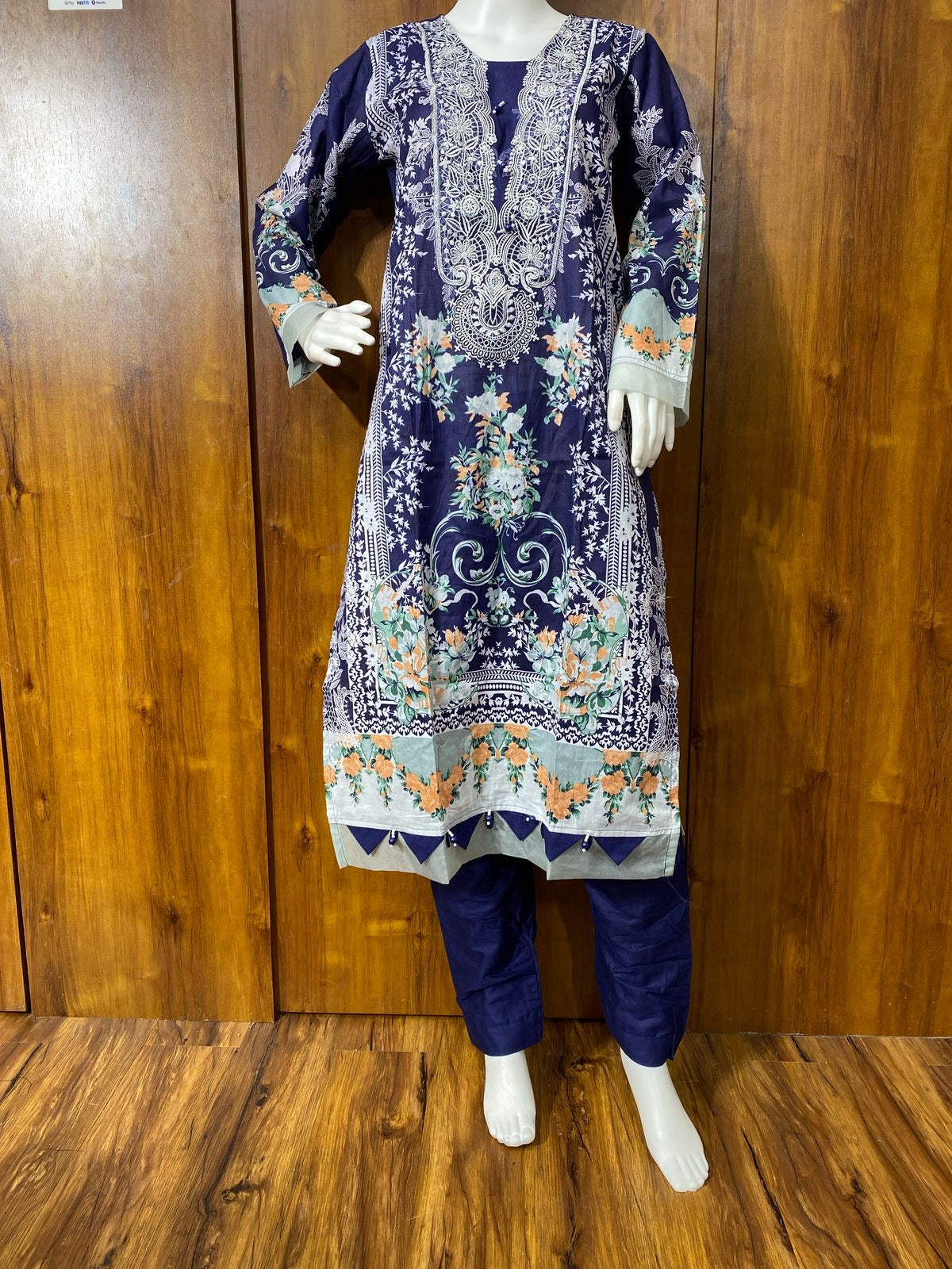 NEEDLE LAWN EMBROIDERY SUIT 5