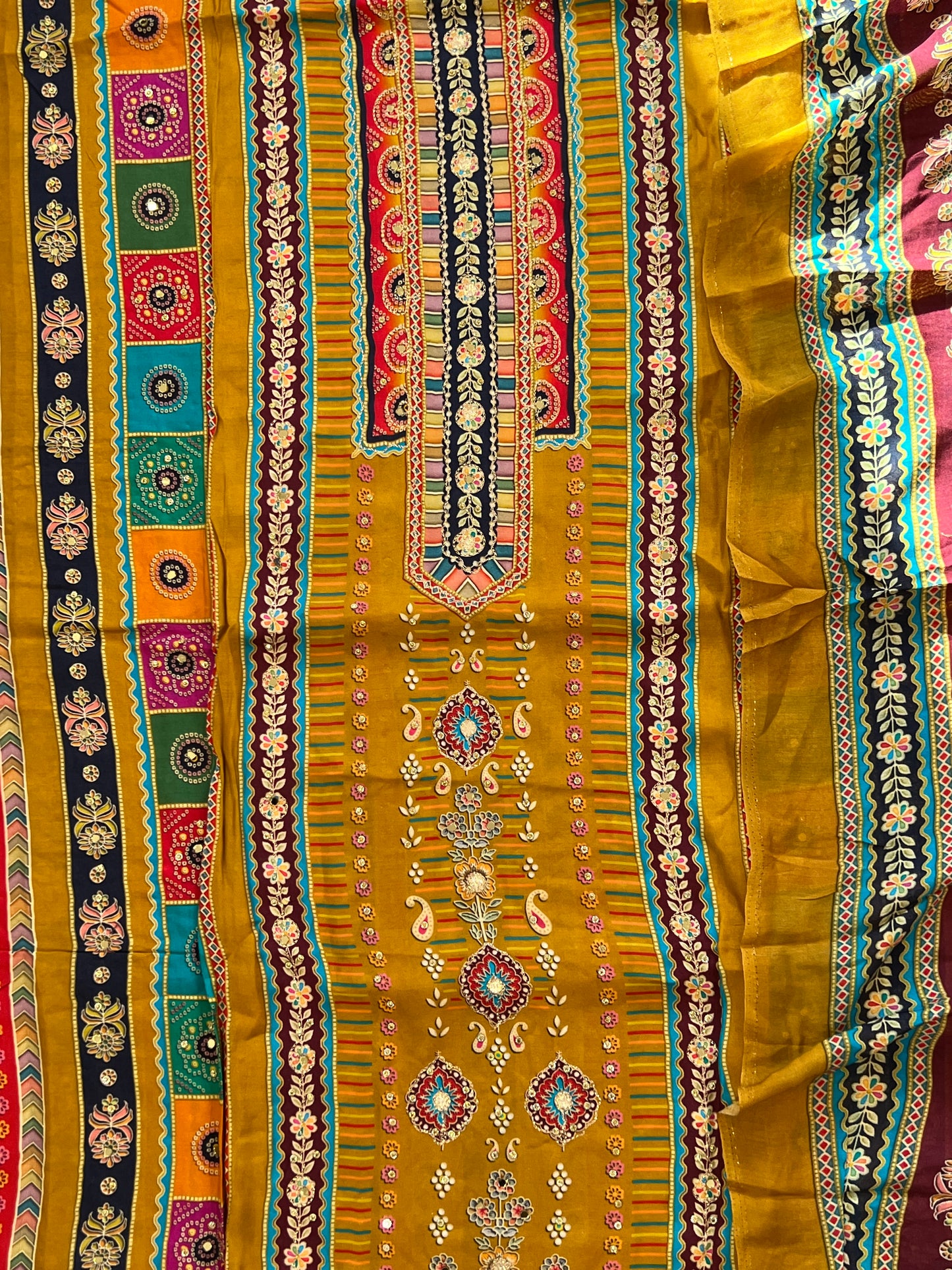 COLOUFUL MUSLIN EMBROIDERY SUIT 4