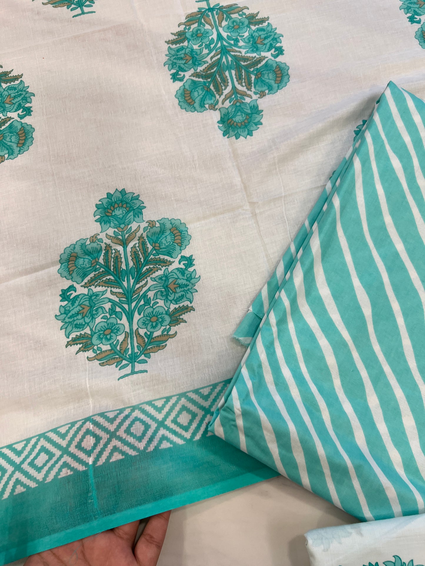 DT LAWN PRINTED SUIT 2