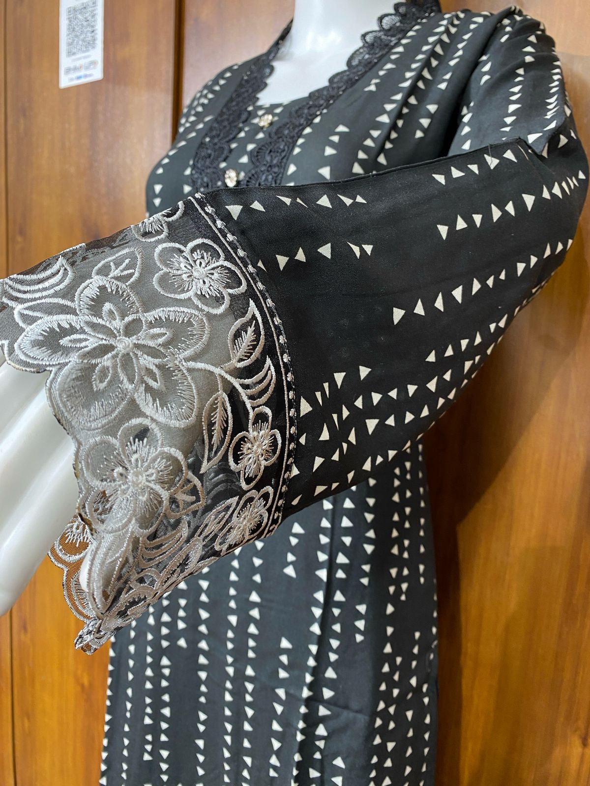 MAHAM LAWN READYMADE SUIT 3