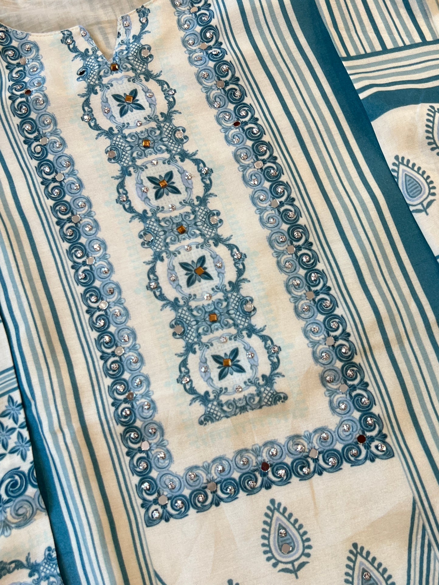 SF MUSLIN READYMADE SUIT 700