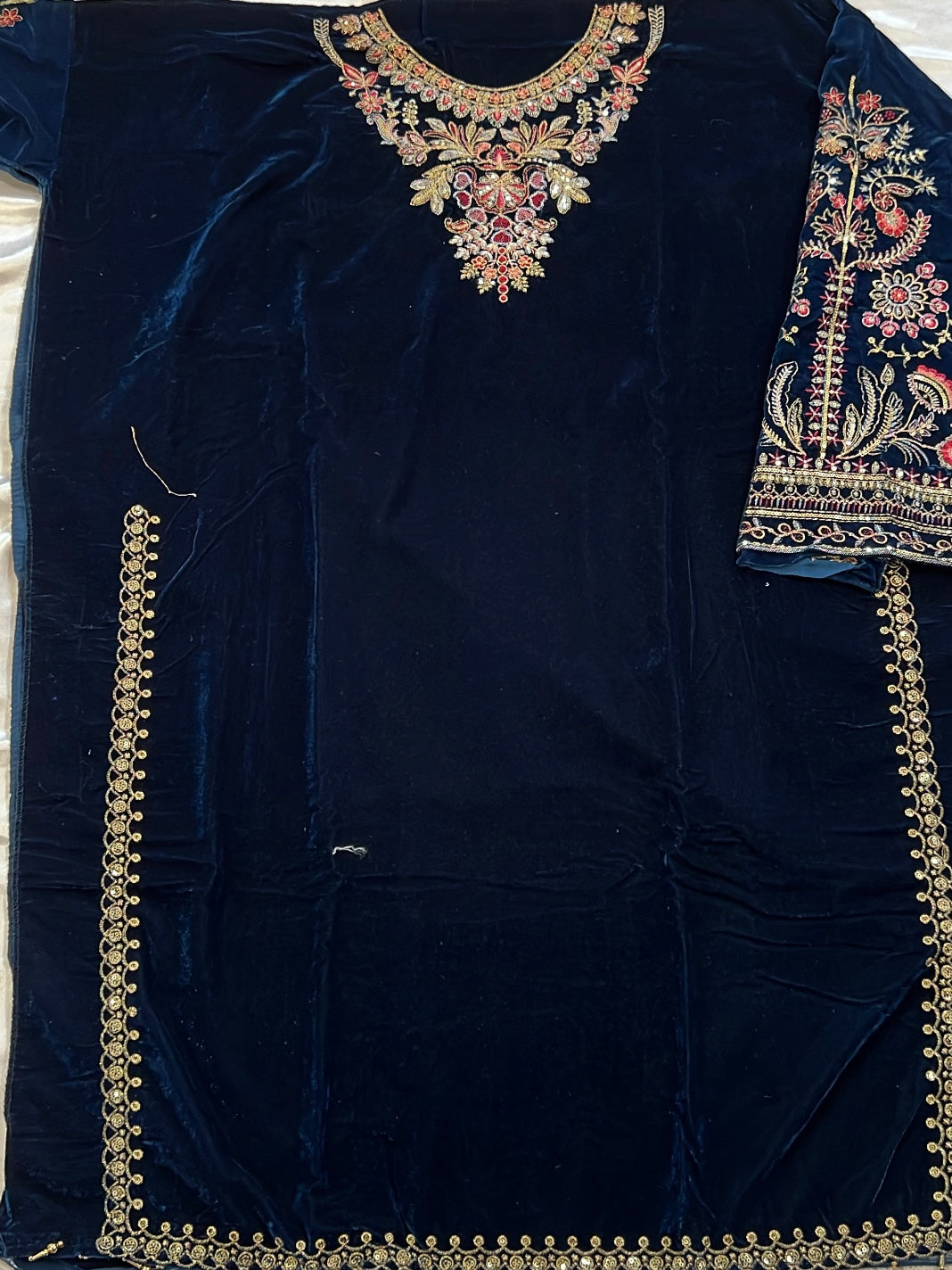 DARK BLUE VELVET EMBROIDERY SUIT Q