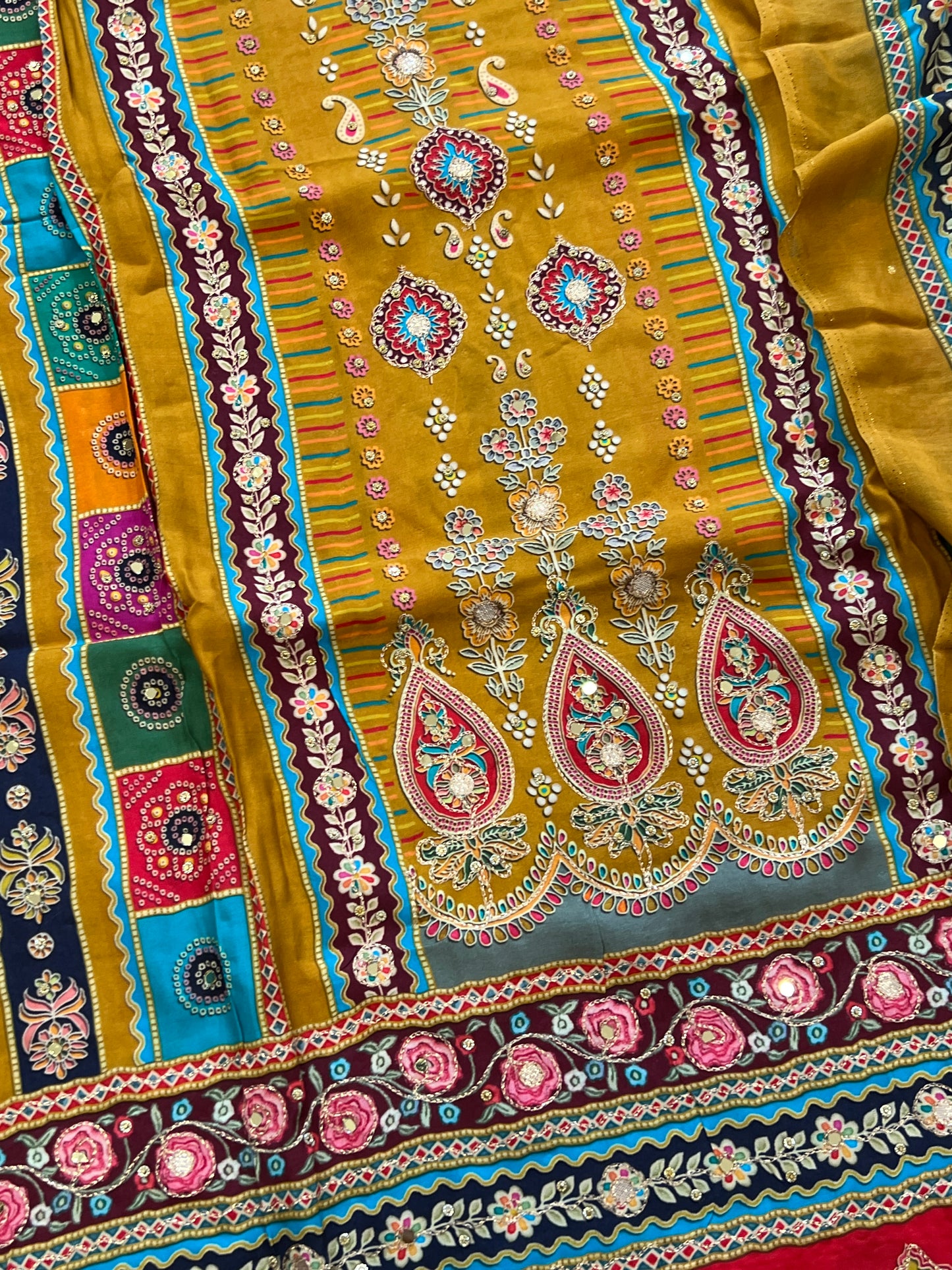 COLOUFUL MUSLIN EMBROIDERY SUIT 4