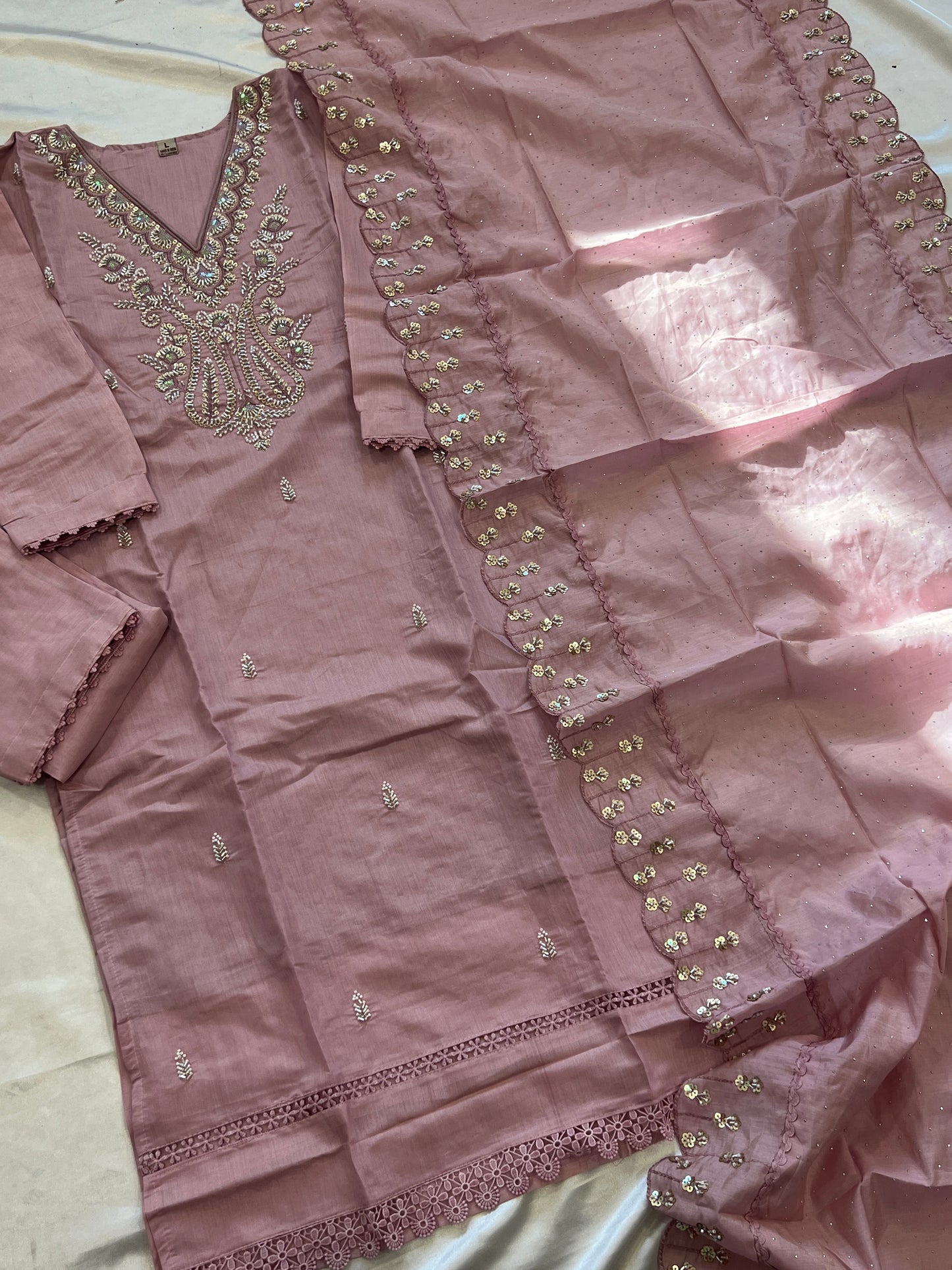 ONION PINK SILK EMBROIDERY SUIT