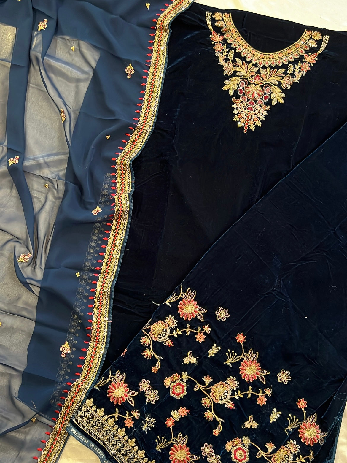 DARK BLUE VELVET EMBROIDERY SUIT Q