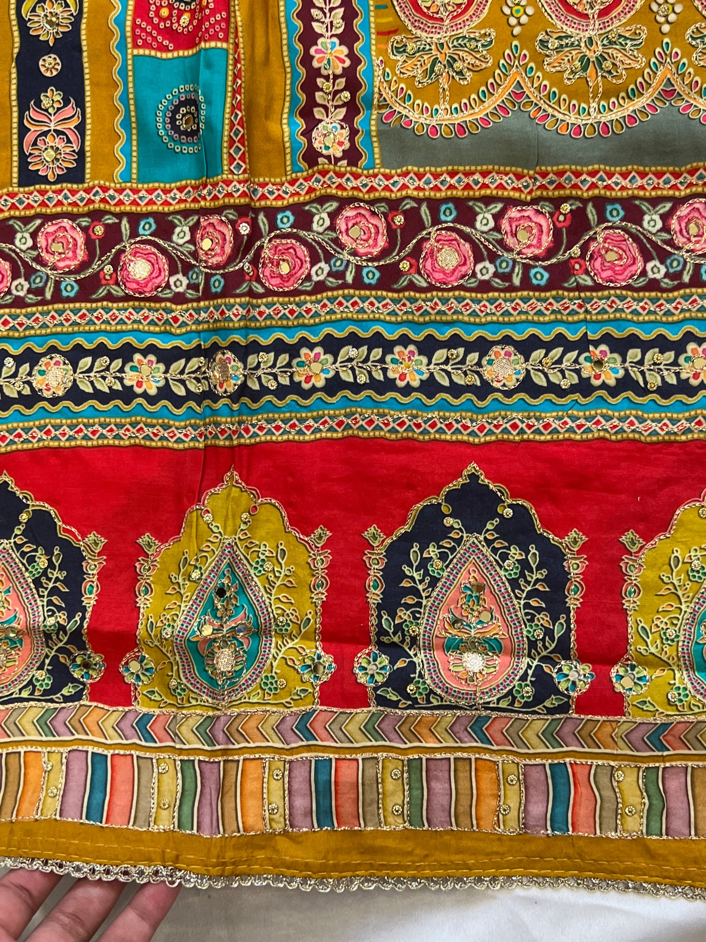COLOUFUL MUSLIN EMBROIDERY SUIT 4