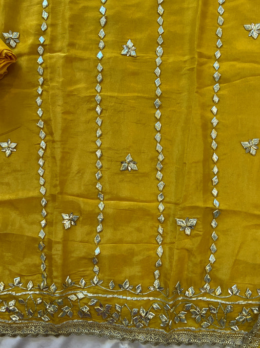 ZARQASH SHIMMAR GOTA WORK SUIT Q