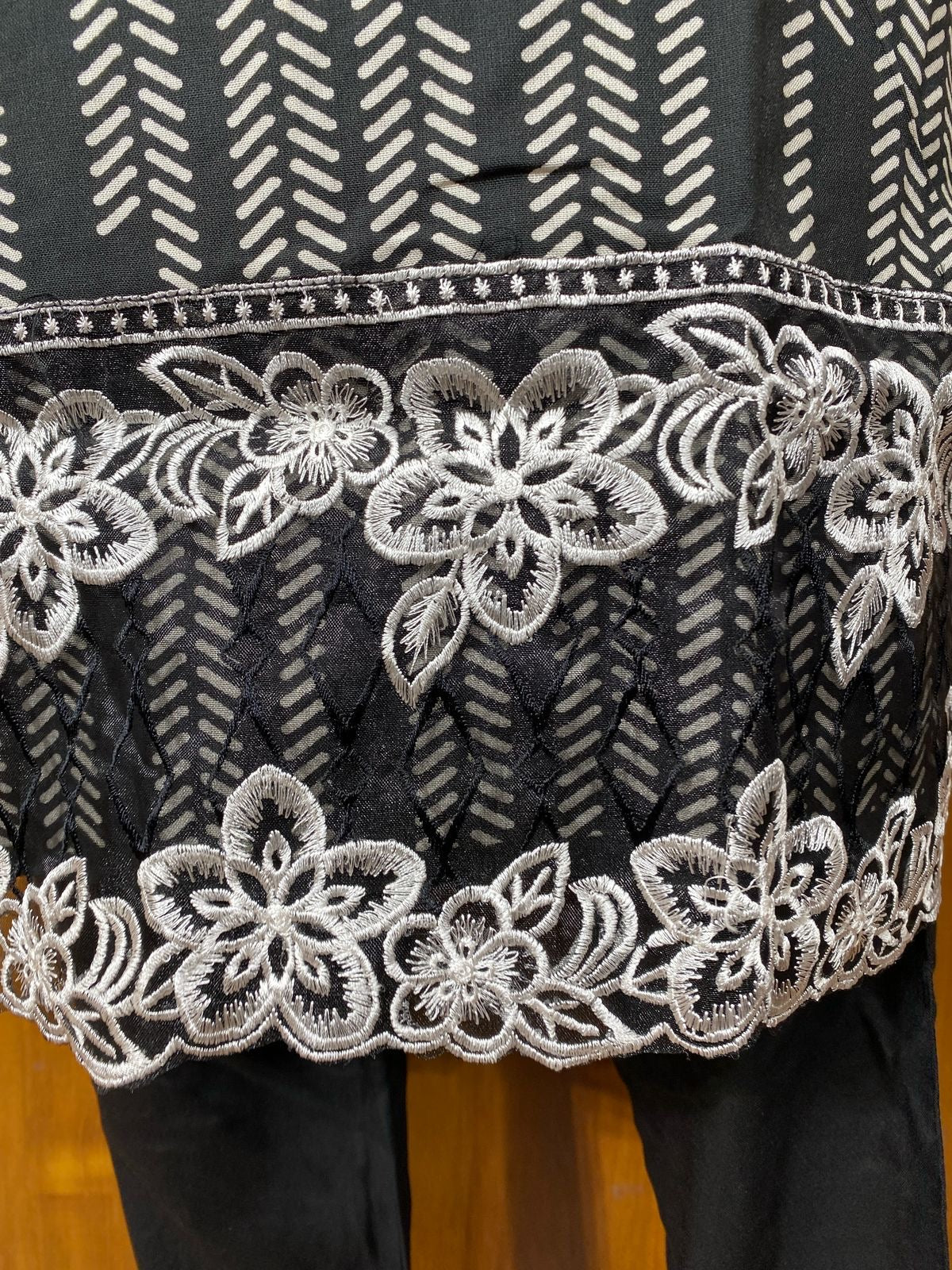 MAHAM LAWN READYMADE SUIT 2