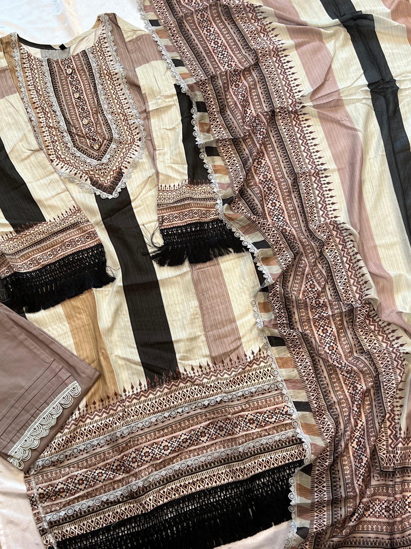 SABA LAHERIYA SOFT COTTON SUIT