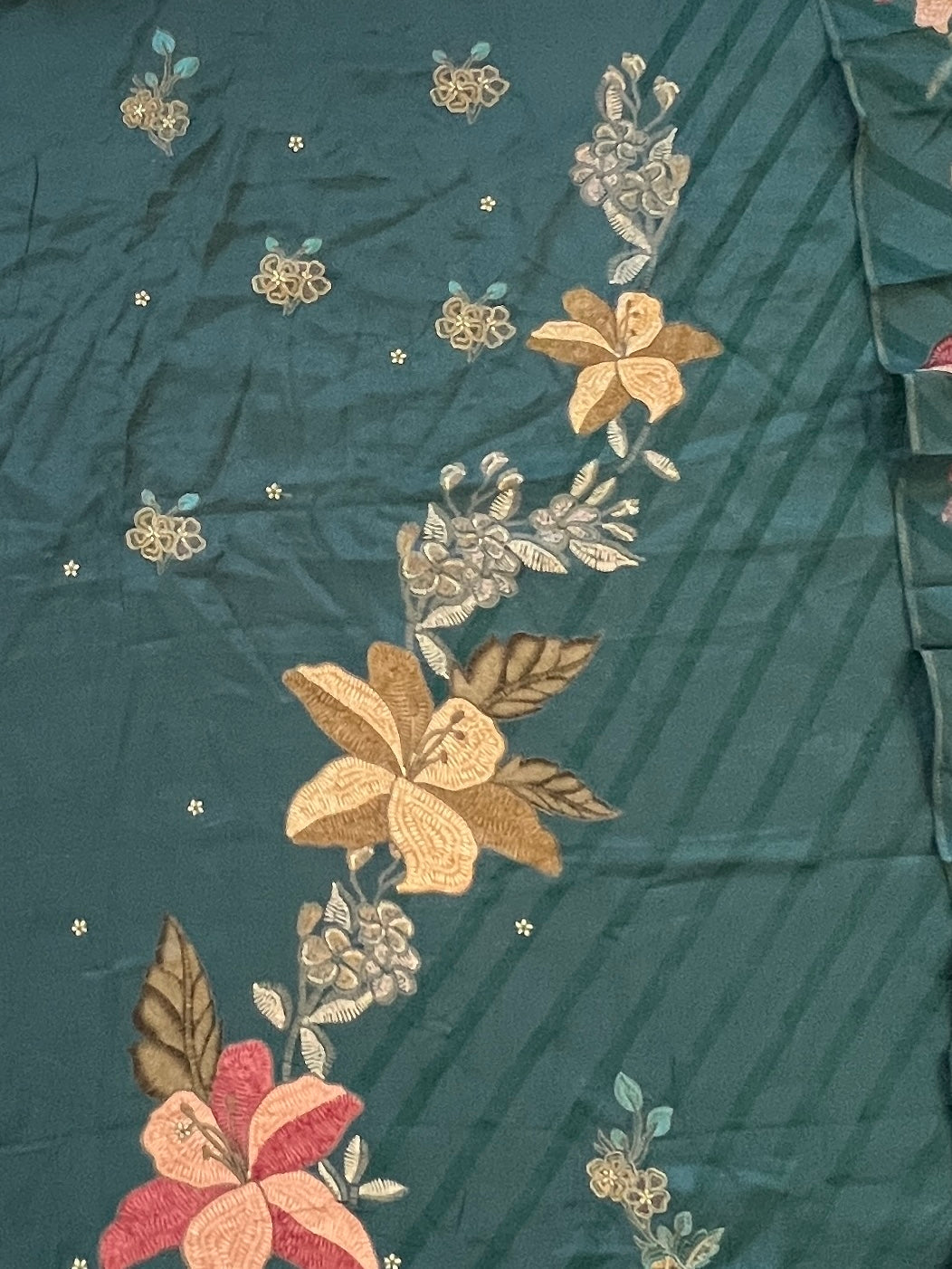 QUEEN BLUE MUSLIN EMBROIDERY SUIT