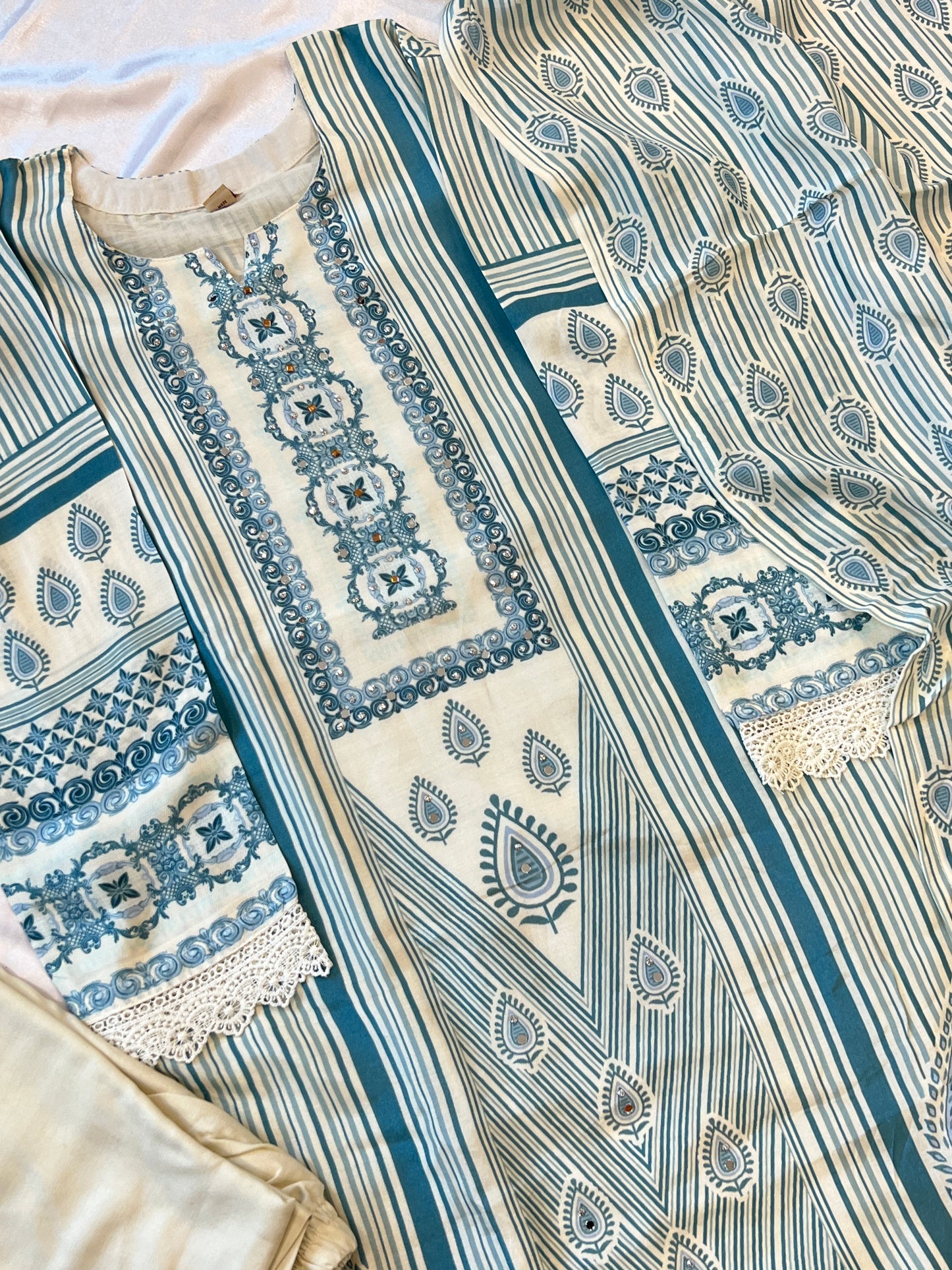 SF MUSLIN READYMADE SUIT 700
