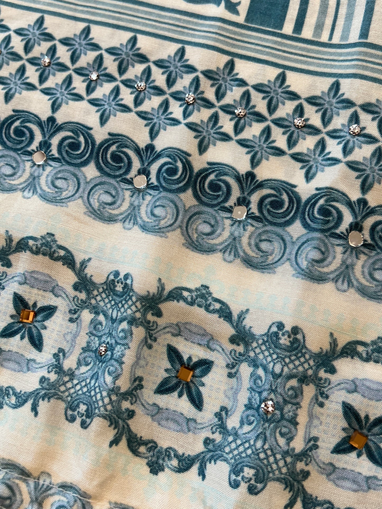 SF MUSLIN READYMADE SUIT 700