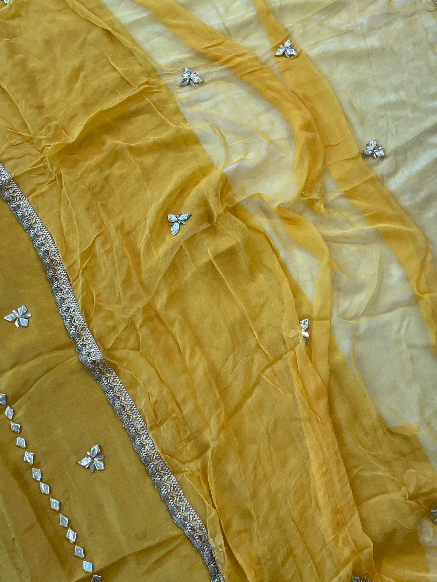 ZARQASH SHIMMAR GOTA WORK SUIT Q