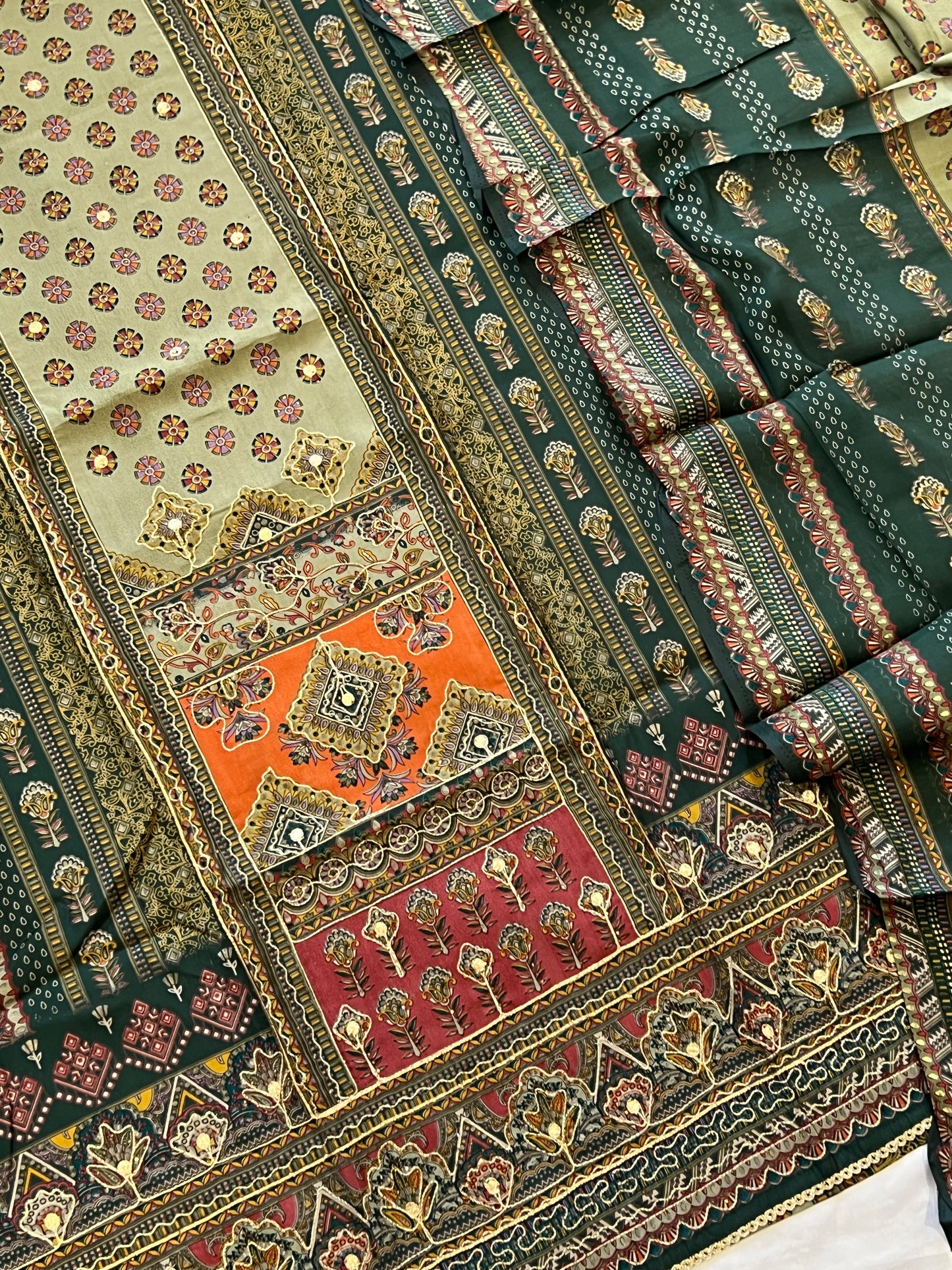GREEN NAYAB MUSLIN EMBROIDERY SUIT
