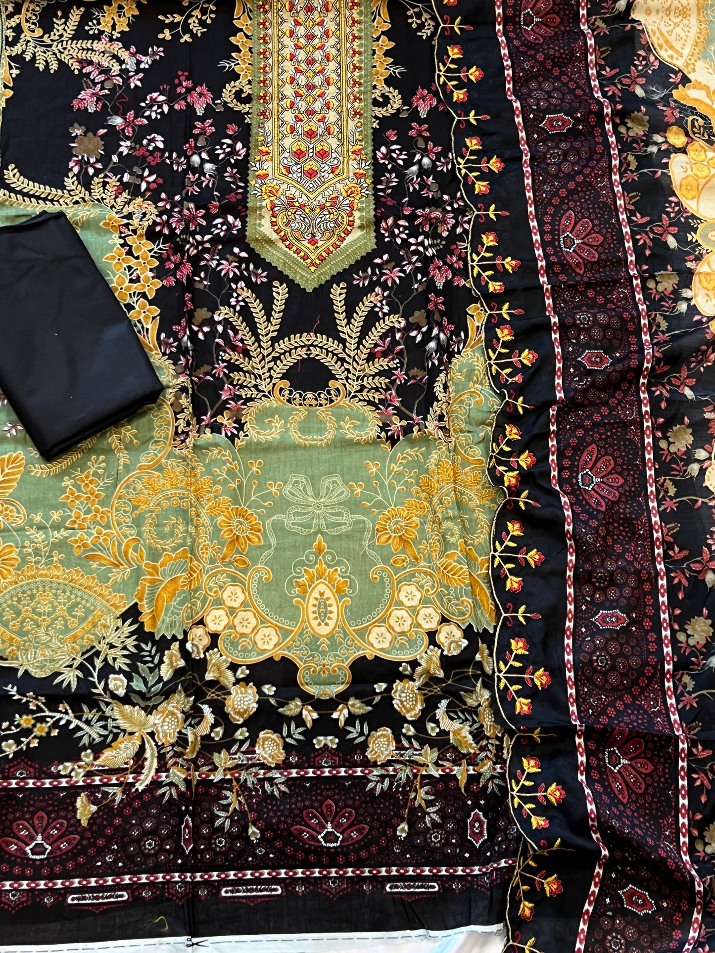 HARSHA BIN SAEED LAWN EMBROIDERY SUIT