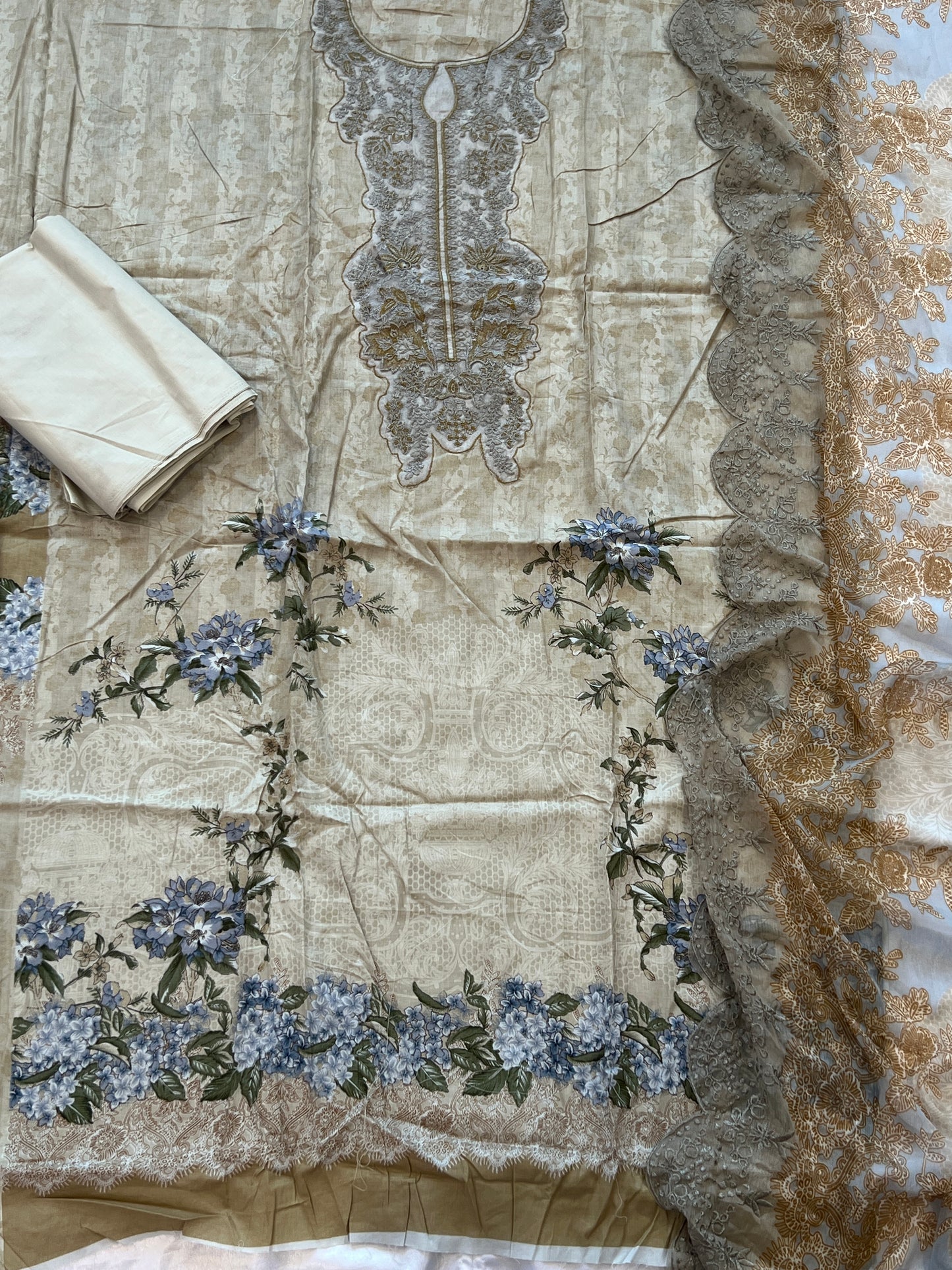 NEEDLE LAWN EMBROIDERY PATCH SUIT