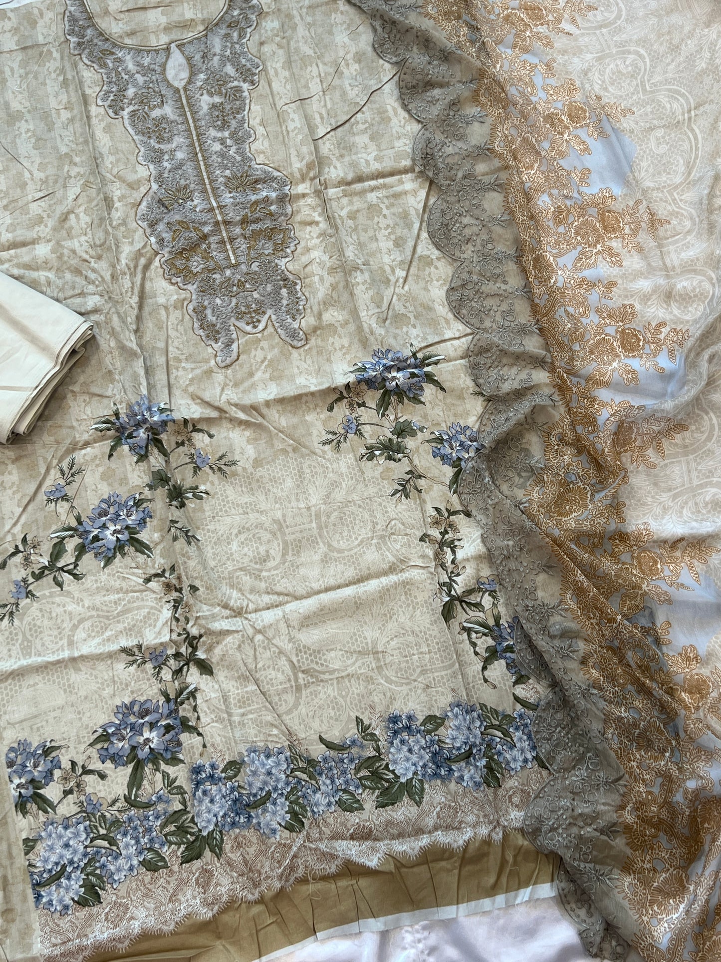 NEEDLE LAWN EMBROIDERY PATCH SUIT