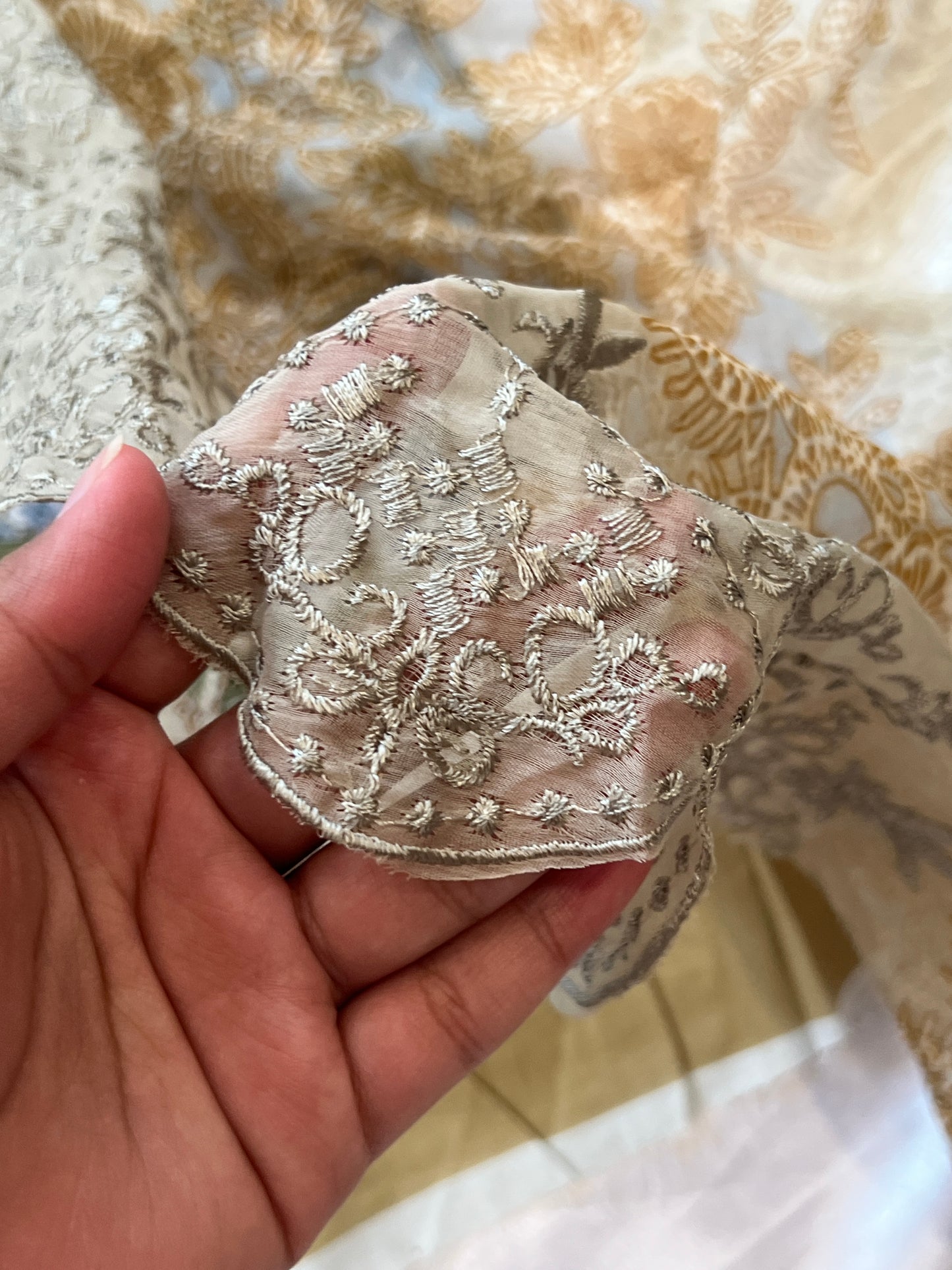 NEEDLE LAWN EMBROIDERY PATCH SUIT