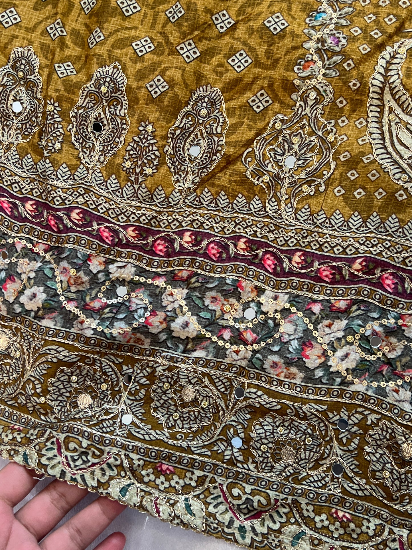MUSLIN EMBROIDERY SUIT 243