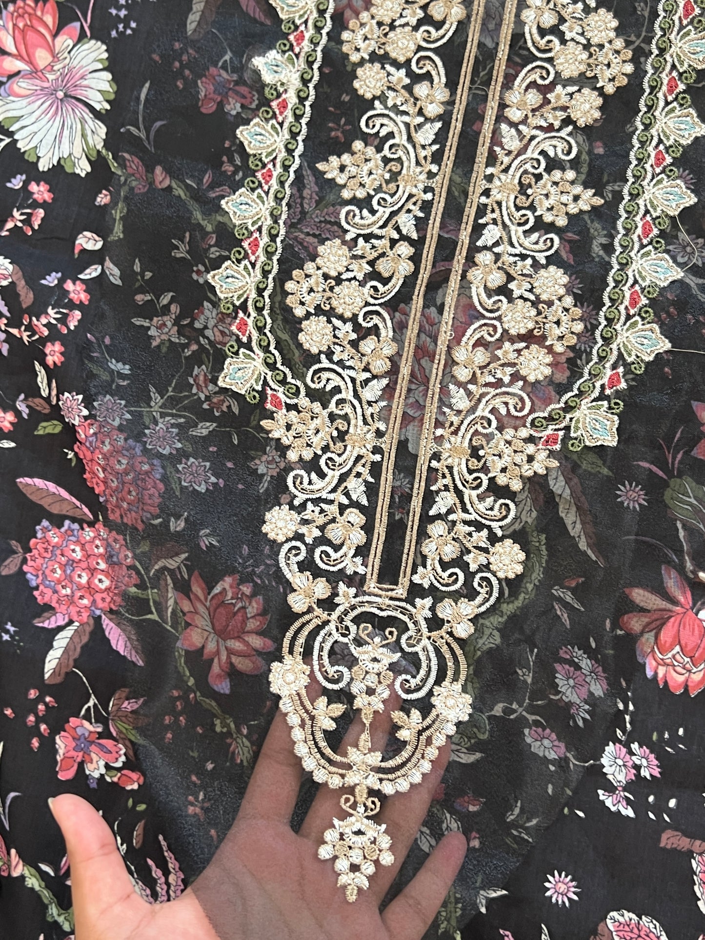 JADE COTTON EMBROIDERY SUIT 12