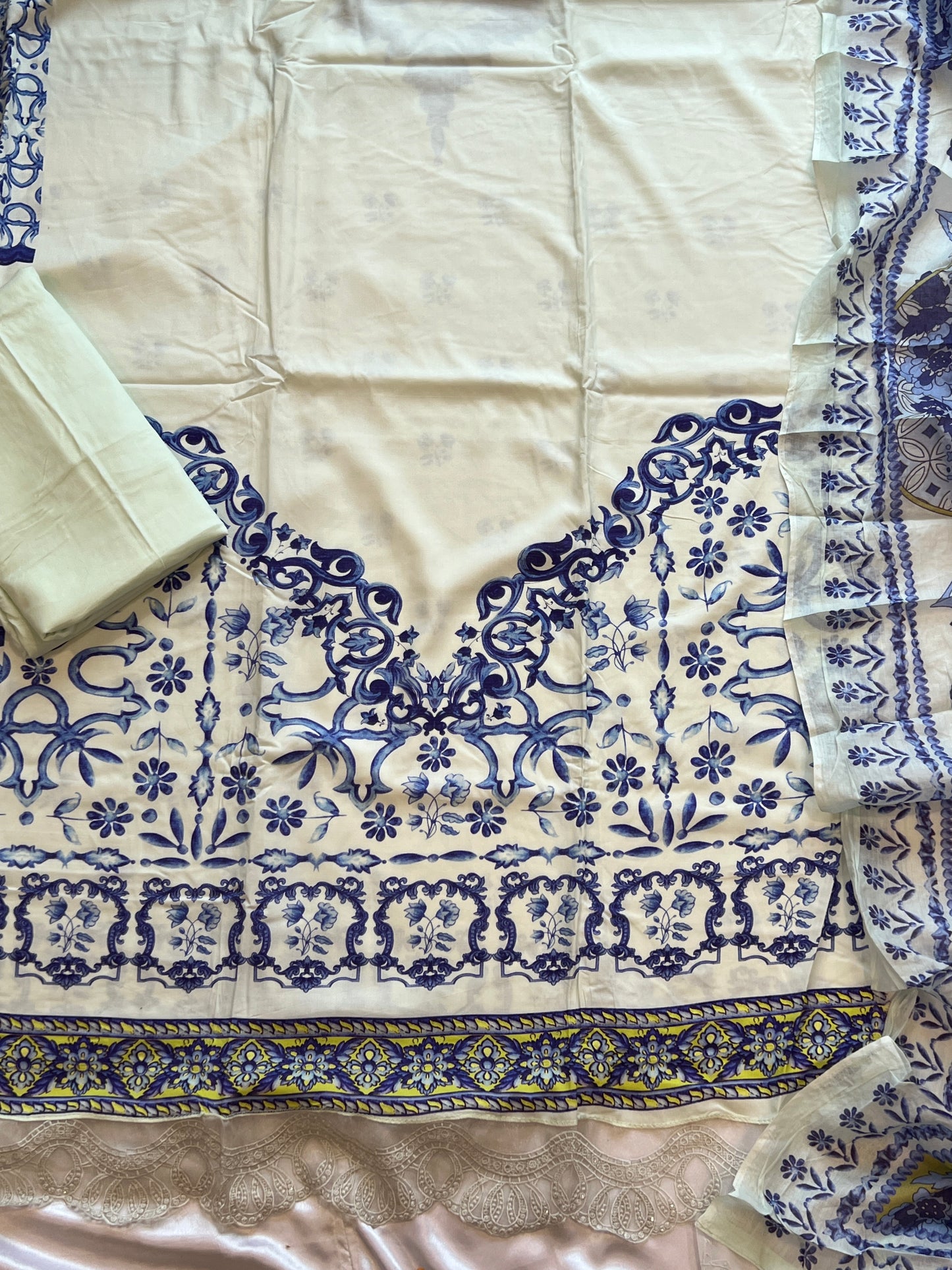 LIGHT GREEN LUXE SOFT COTTON EMBROIDER SUIT