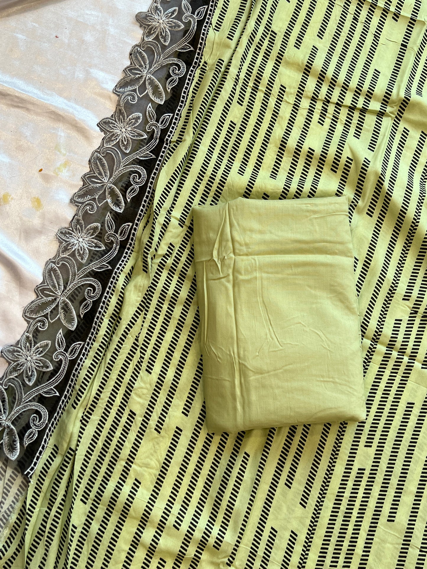 GREEN MAHAM SOFT COTTON EMBROIDER SUIT