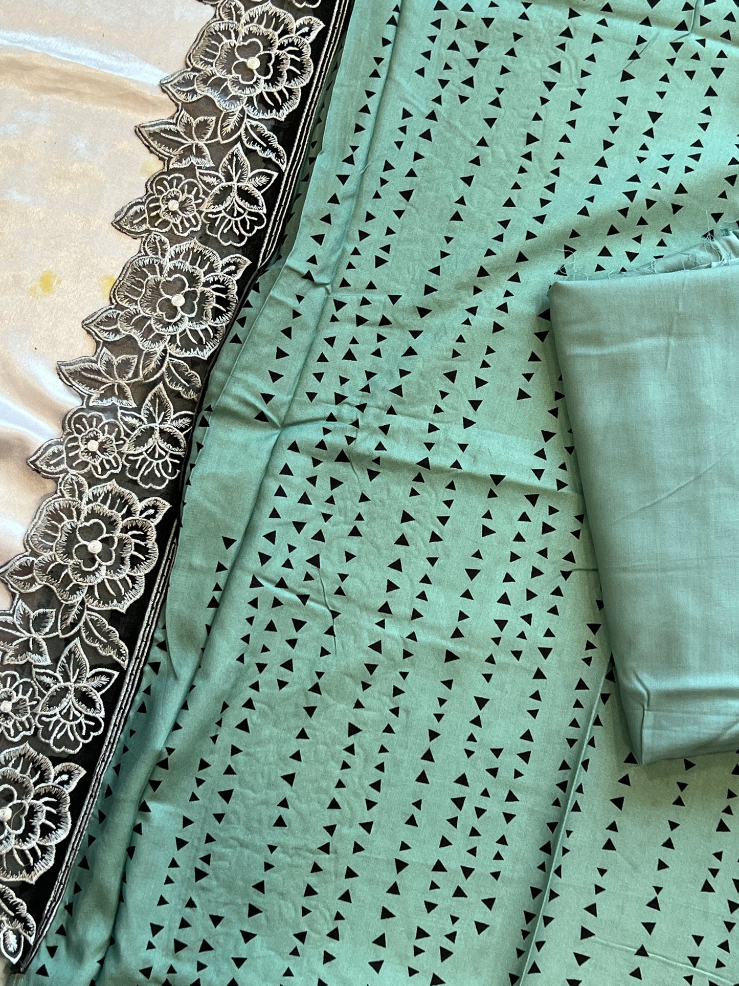 GREEN MAHAM SOFT COTTON EMBROIDER SUIT
