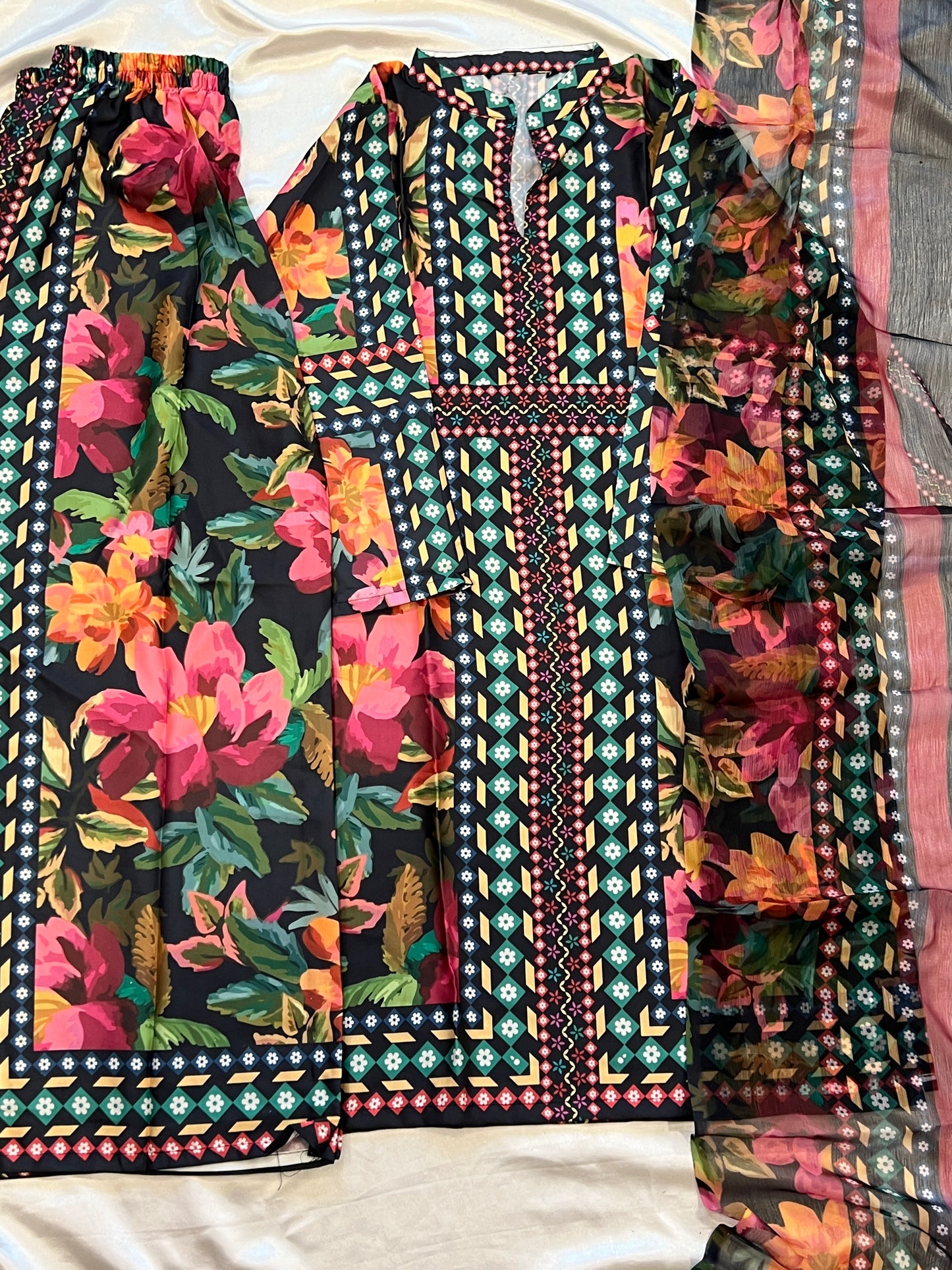BLACK FLORAL LUXURY CO ORD SET