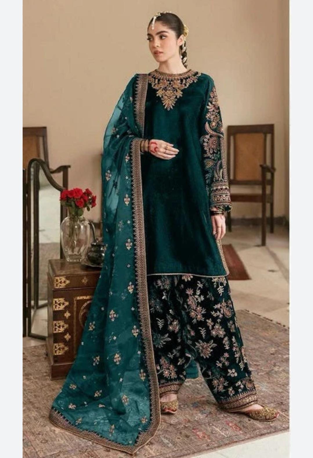 RAMA BLUE VELVET EMBROIDERY SUIT Q