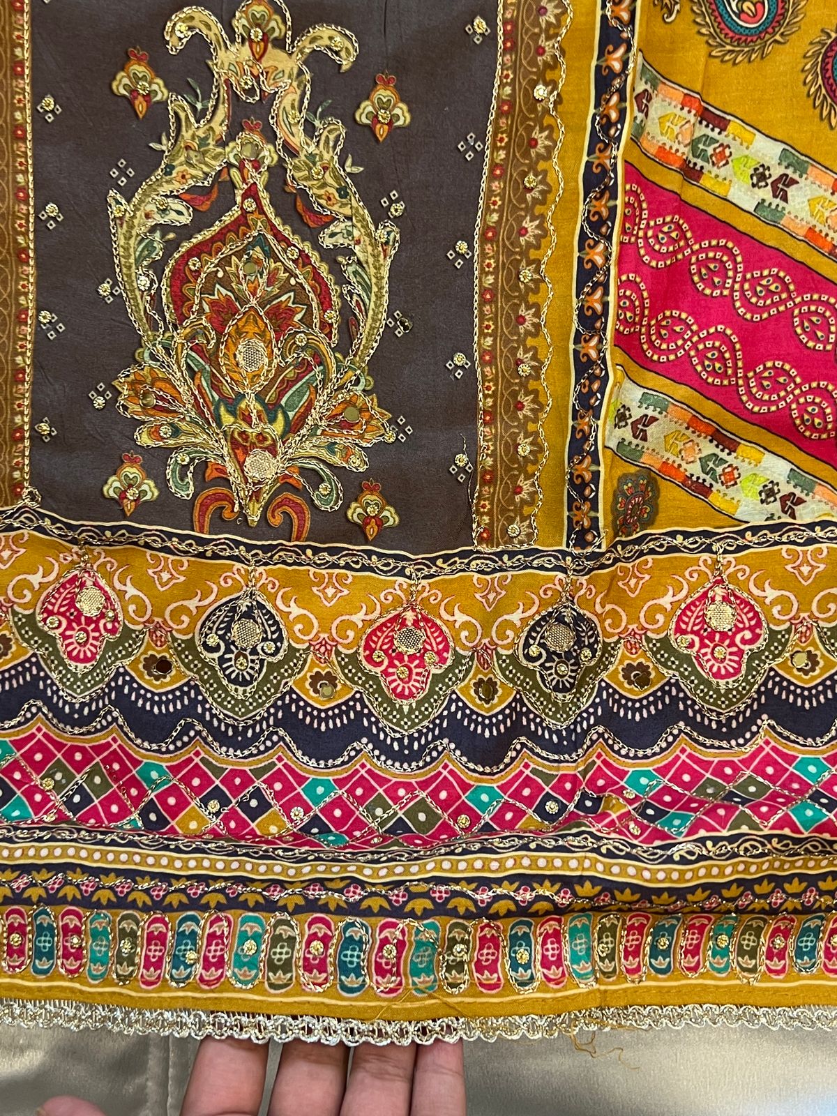 MUMTAZ MUSLIN EMBROIDERY SUIT