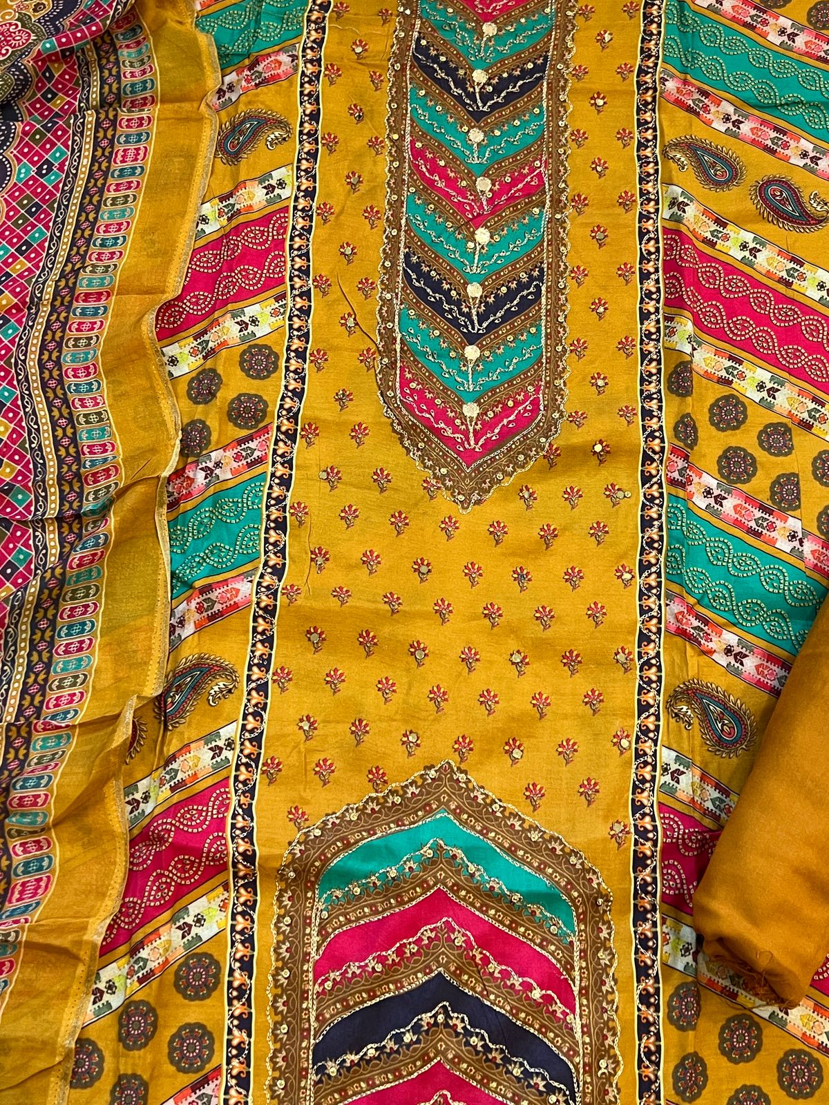 MUMTAZ MUSLIN EMBROIDERY SUIT