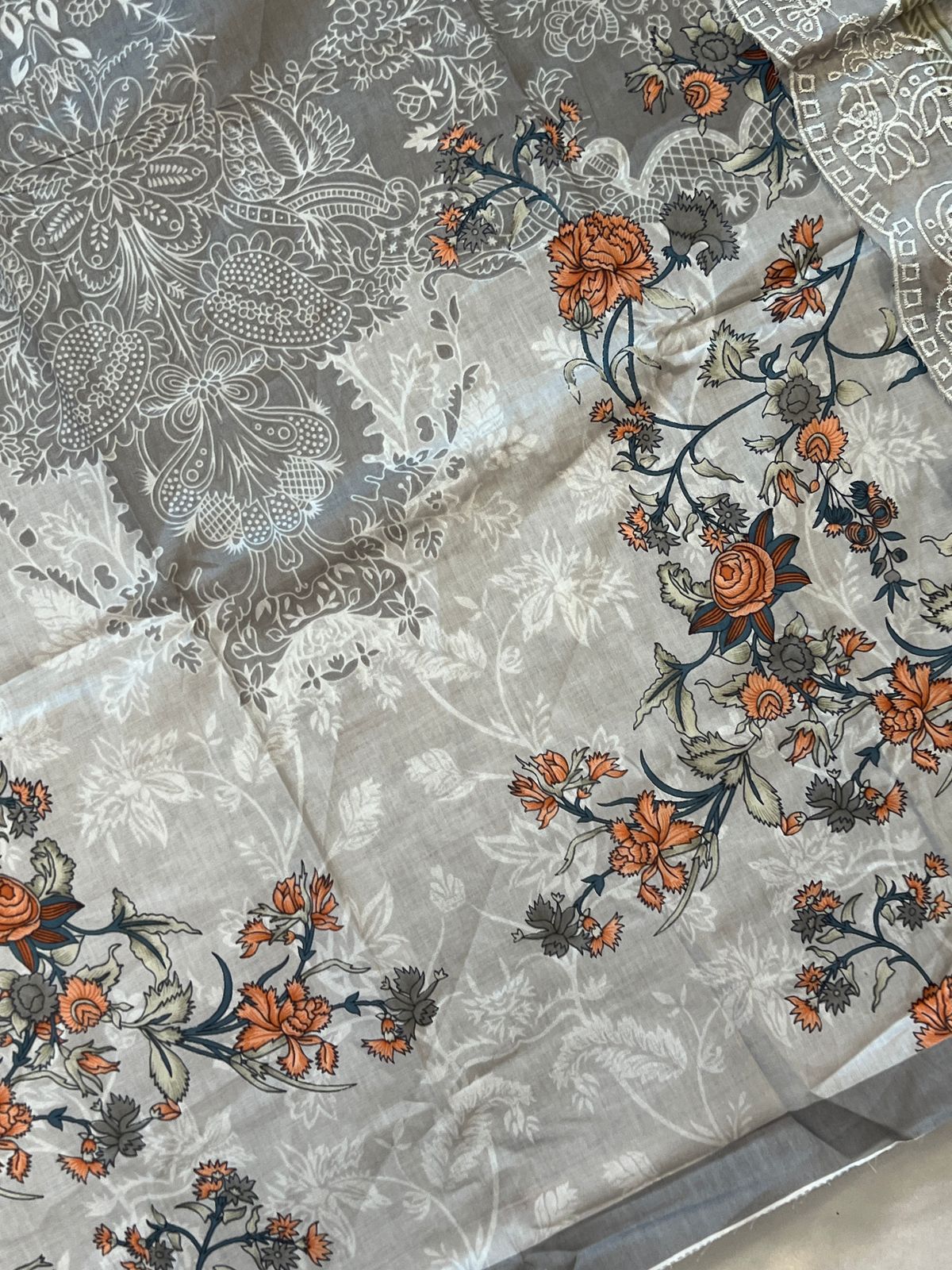 NEEDLE LAWN EMBROIDERY PATCH SUIT