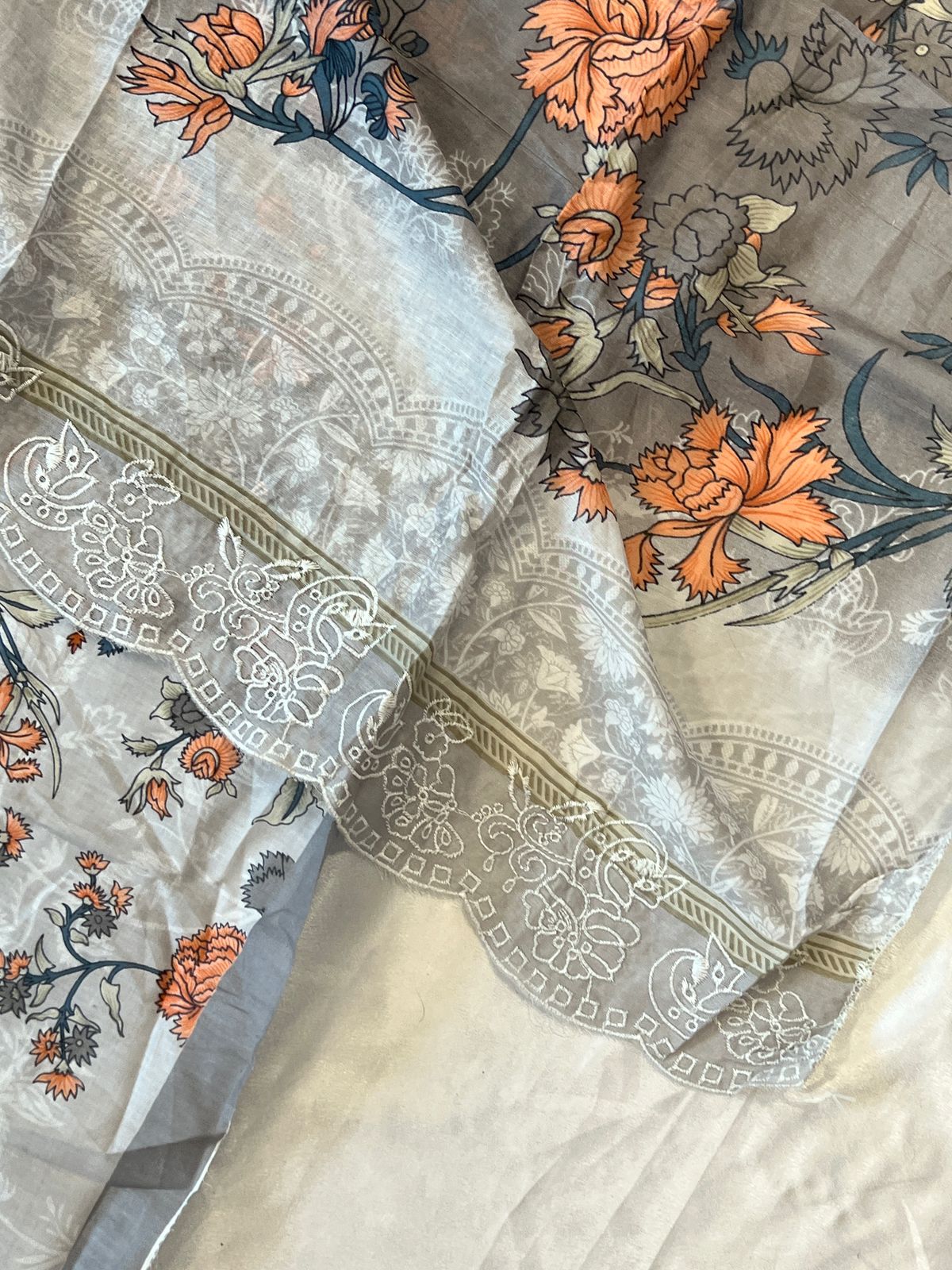 NEEDLE LAWN EMBROIDERY PATCH SUIT