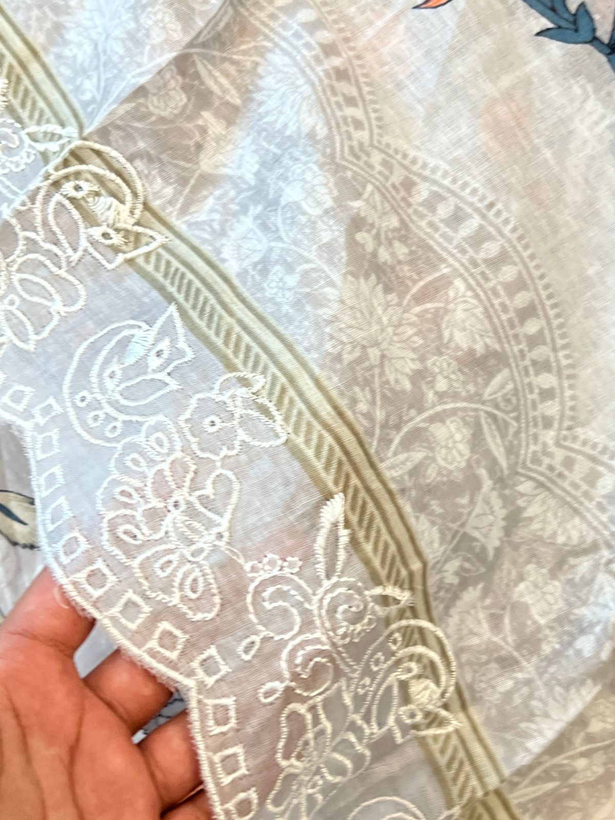 NEEDLE LAWN EMBROIDERY PATCH SUIT