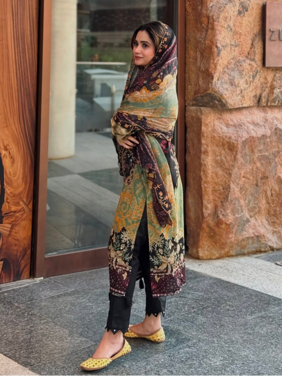 HARSHA BIN SAEED LAWN EMBROIDERY SUIT