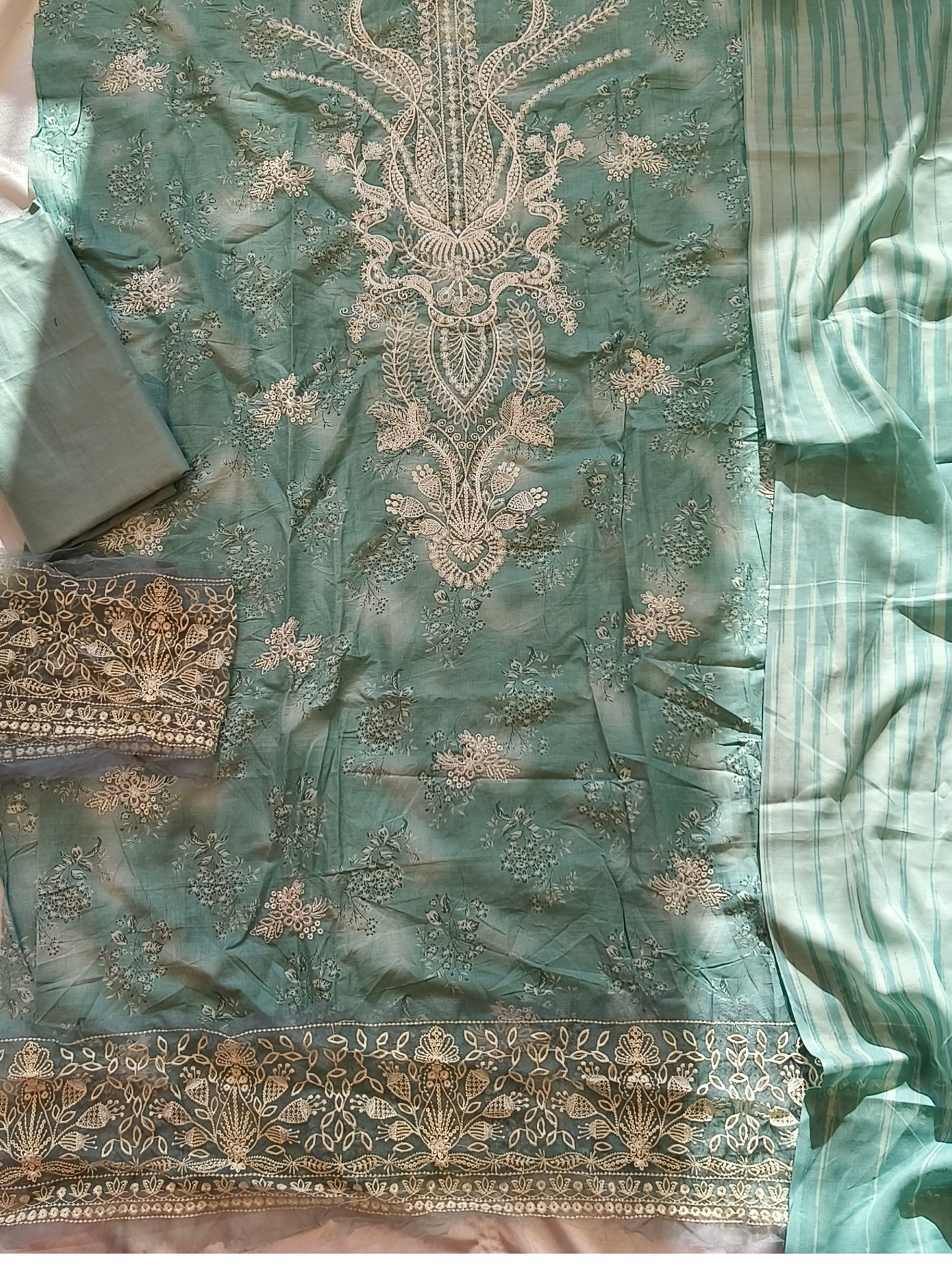 OMBRE CHIKANKARI PATCH SUIT 7