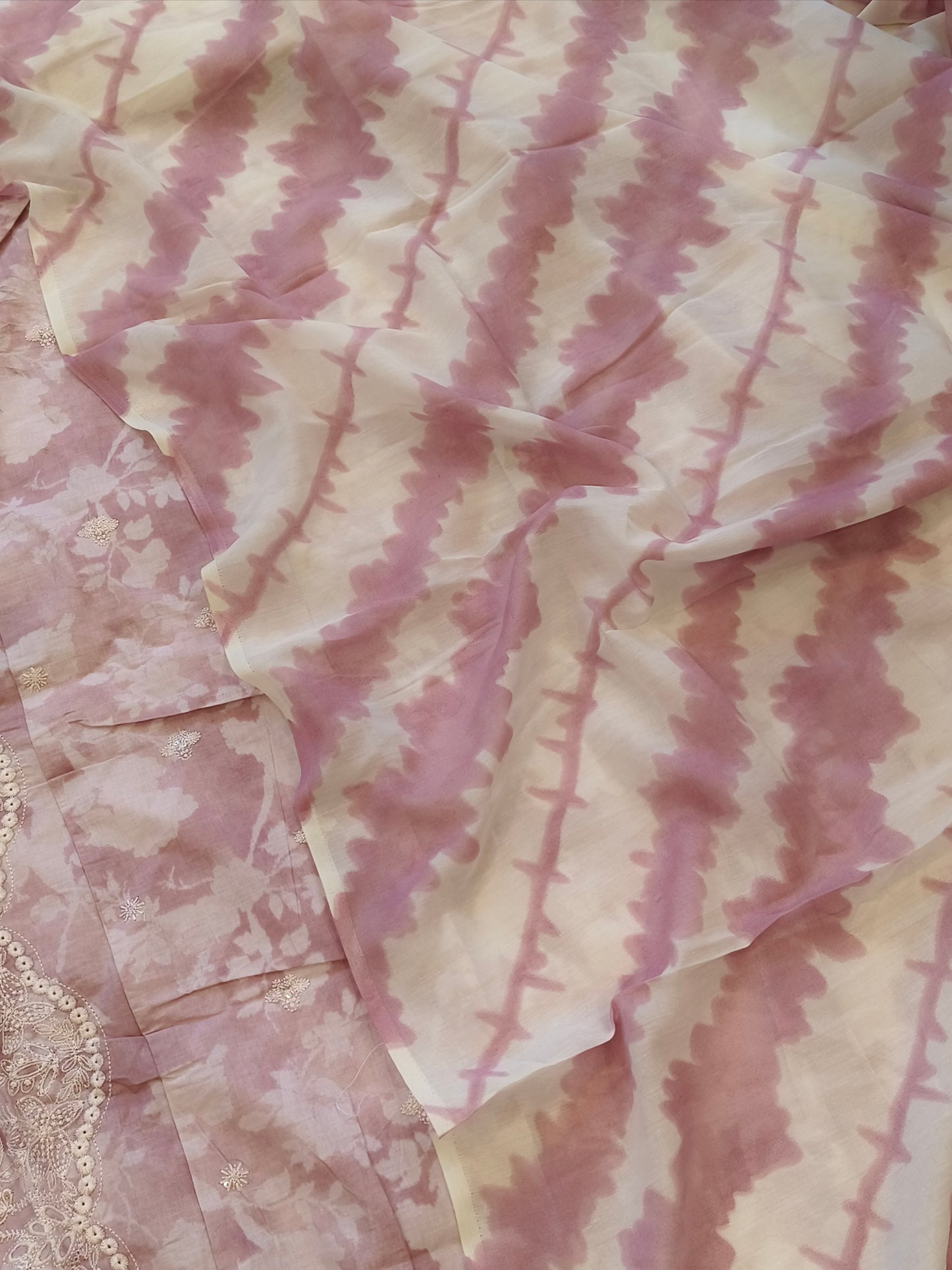 OMBRE CHIKANKARI PATCH SUIT 2