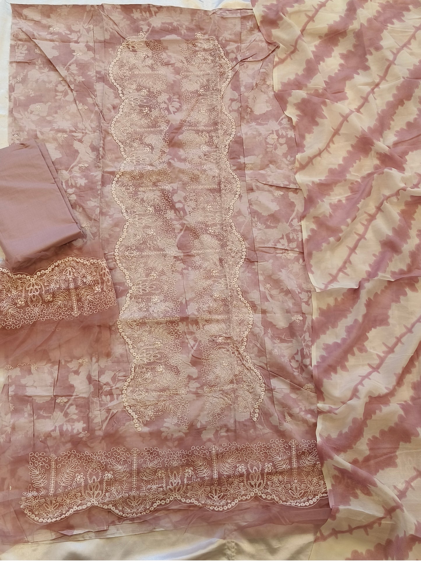 OMBRE CHIKANKARI PATCH SUIT 2