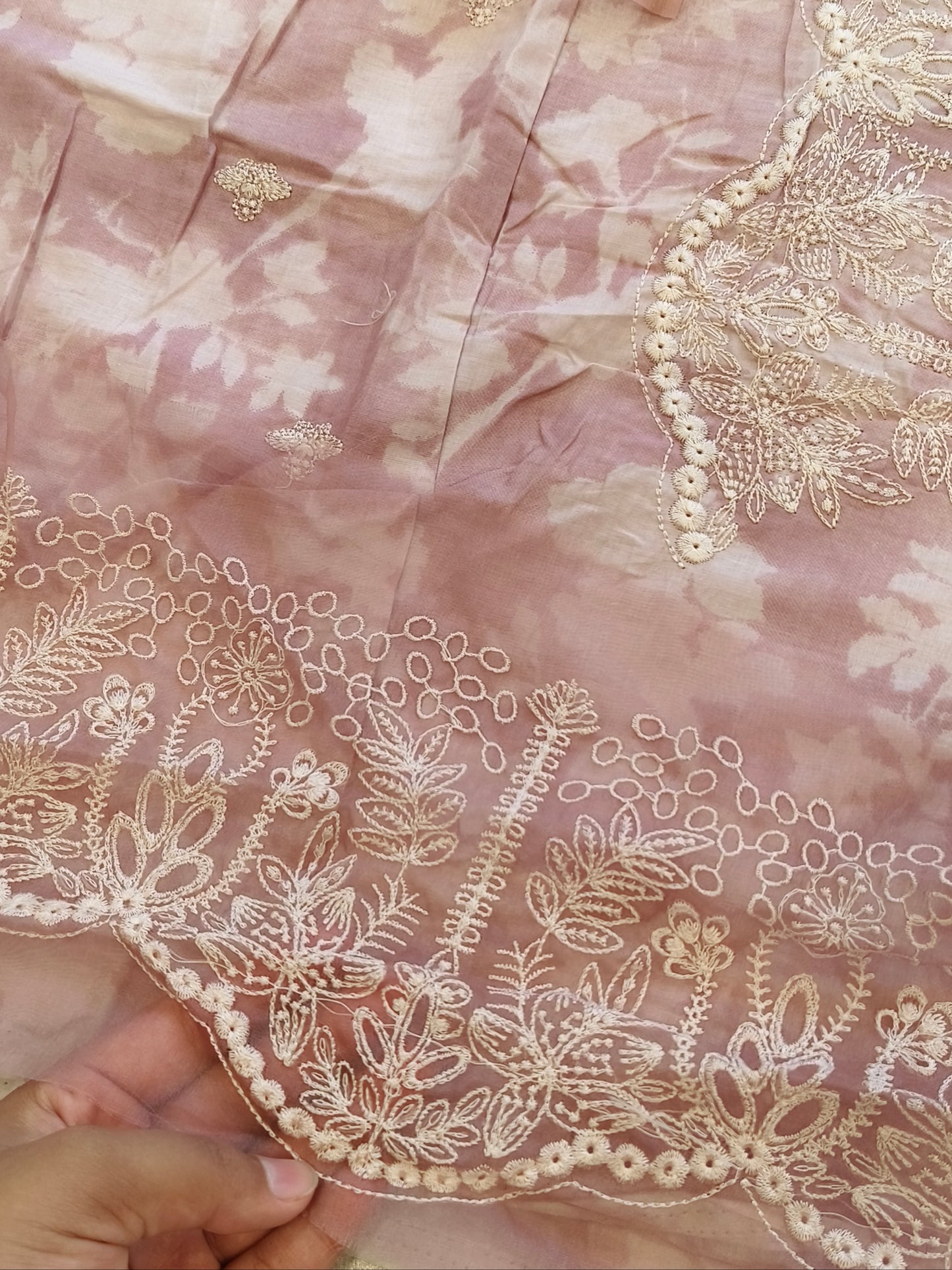 OMBRE CHIKANKARI PATCH SUIT 2