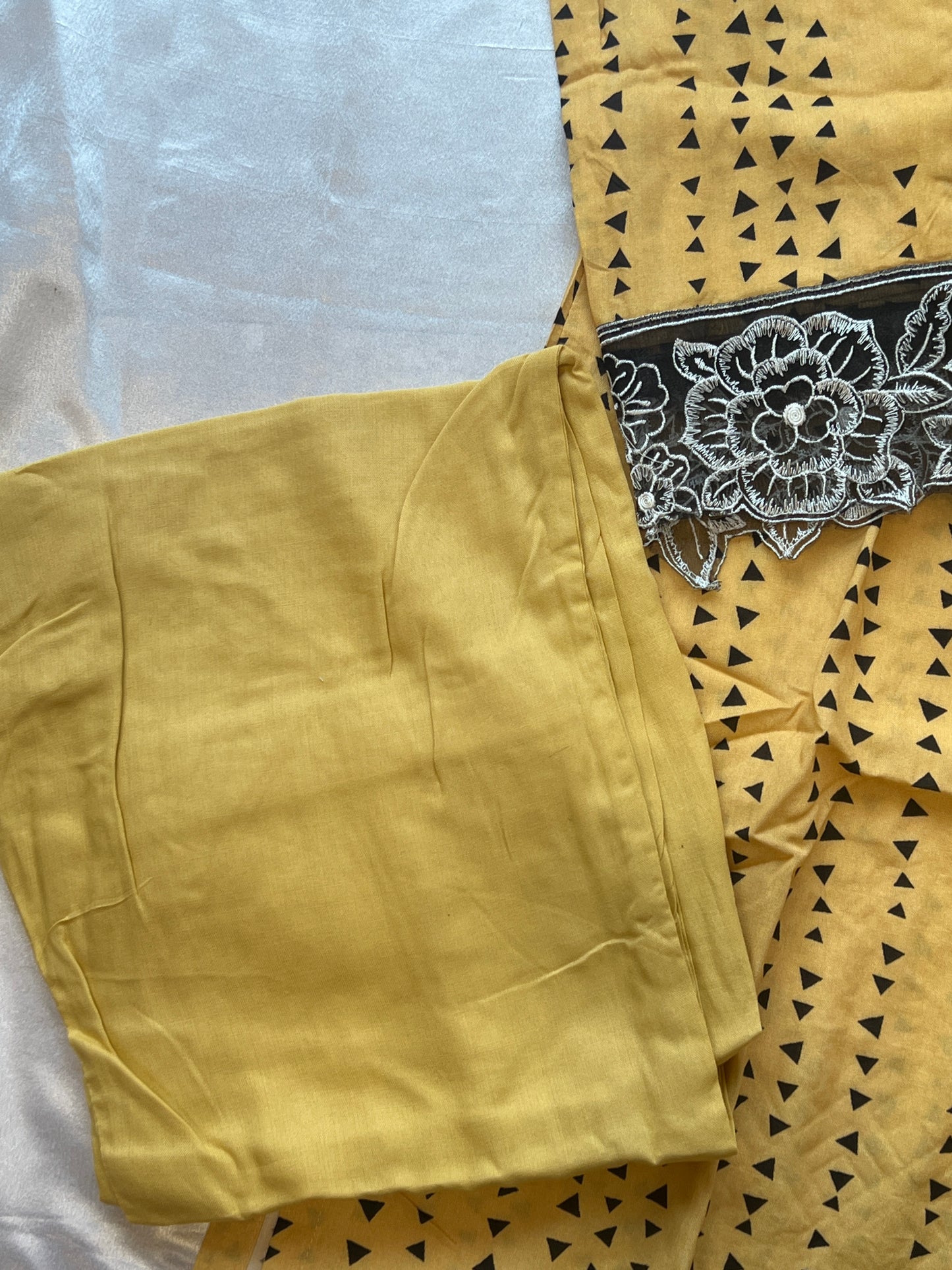 MAHAM LAWN READYMADE SUIT 6 Q