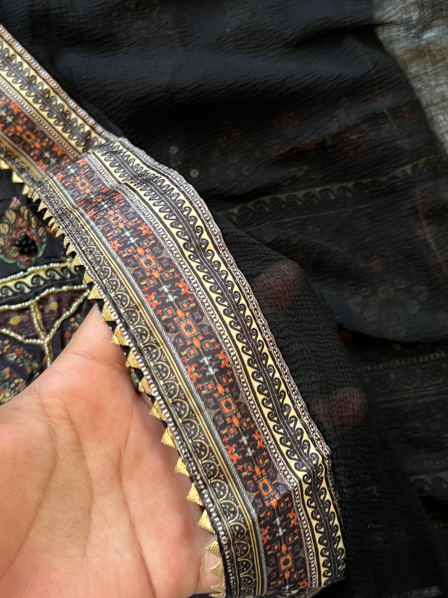 NAZAKAT CREPE EMBROIDERY SUIT 2
