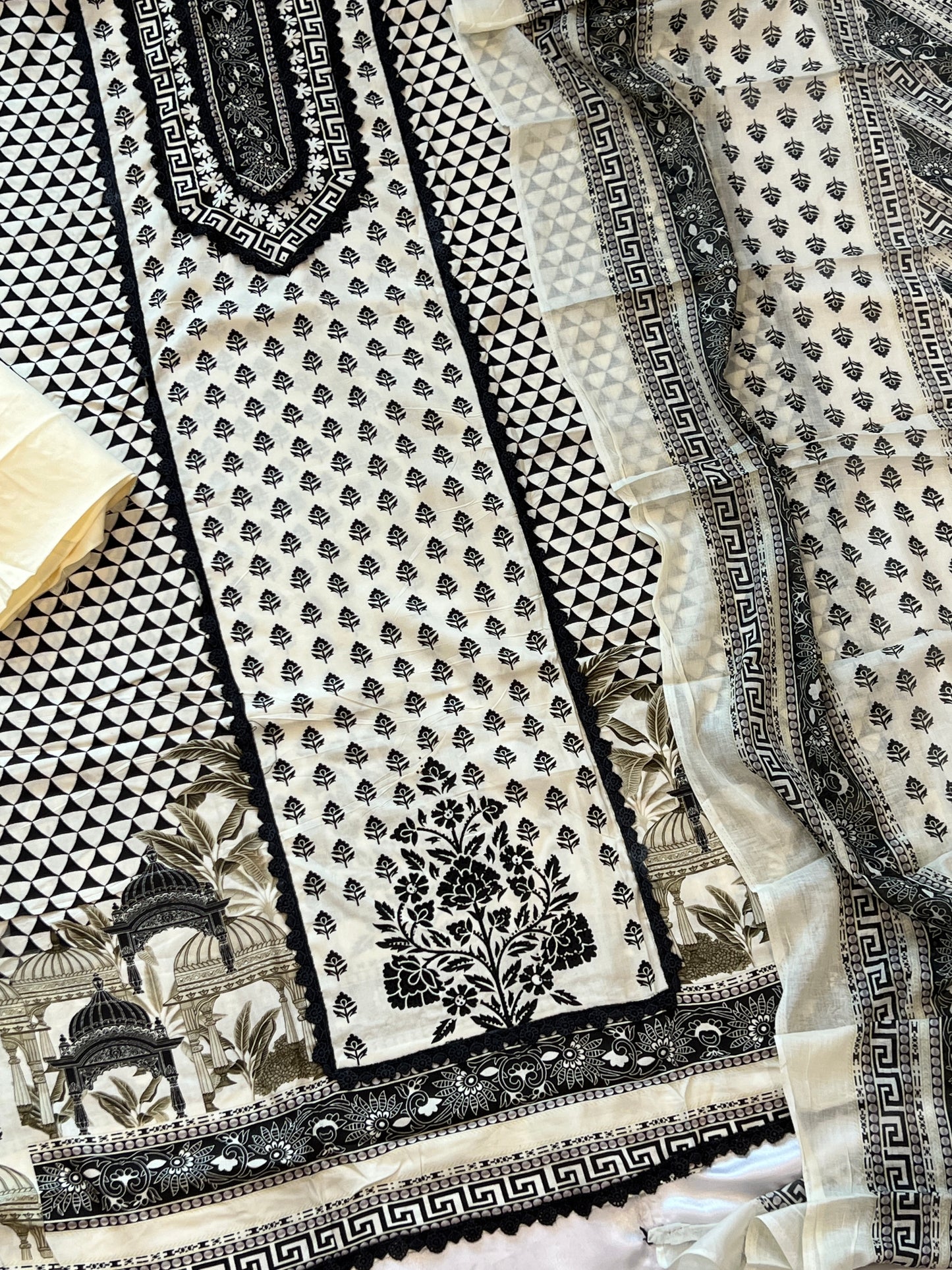 CS LAWN COTTON EMBROIDERY SUIT 2