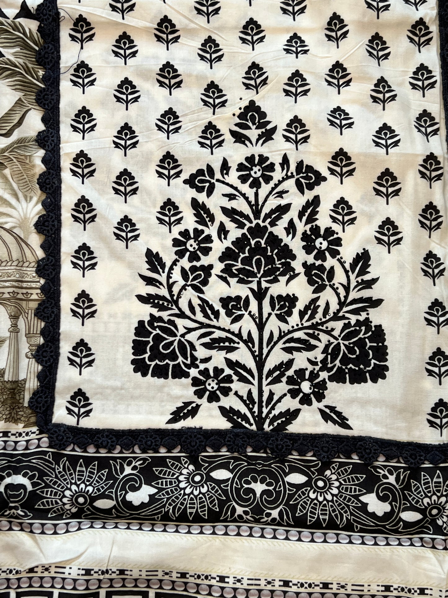 CS LAWN COTTON EMBROIDERY SUIT 2