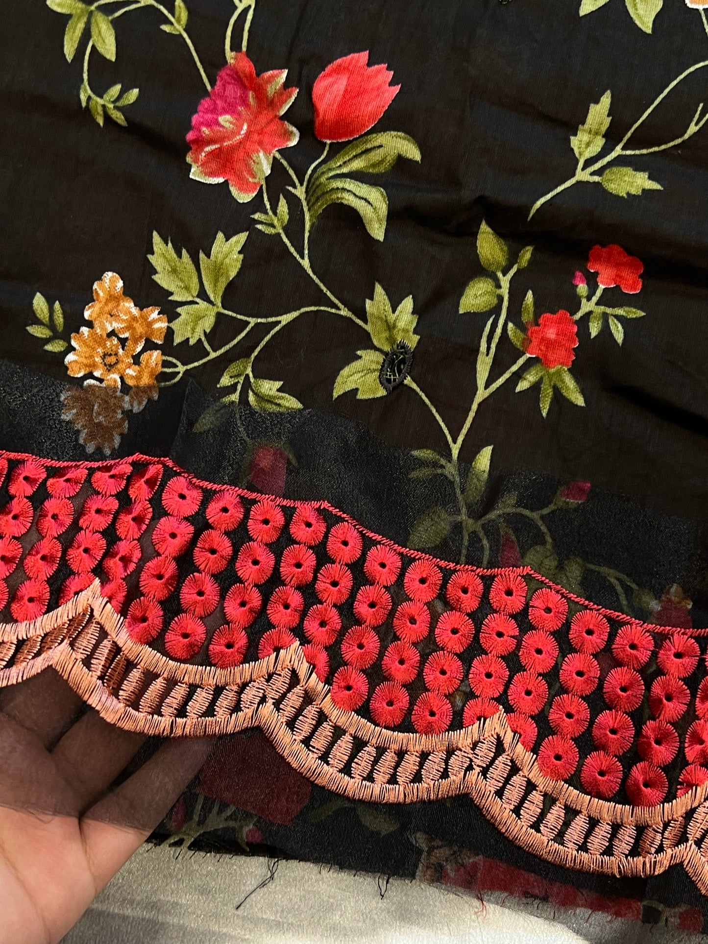 FLORA COTTON EMBROIDERY SUIT 3