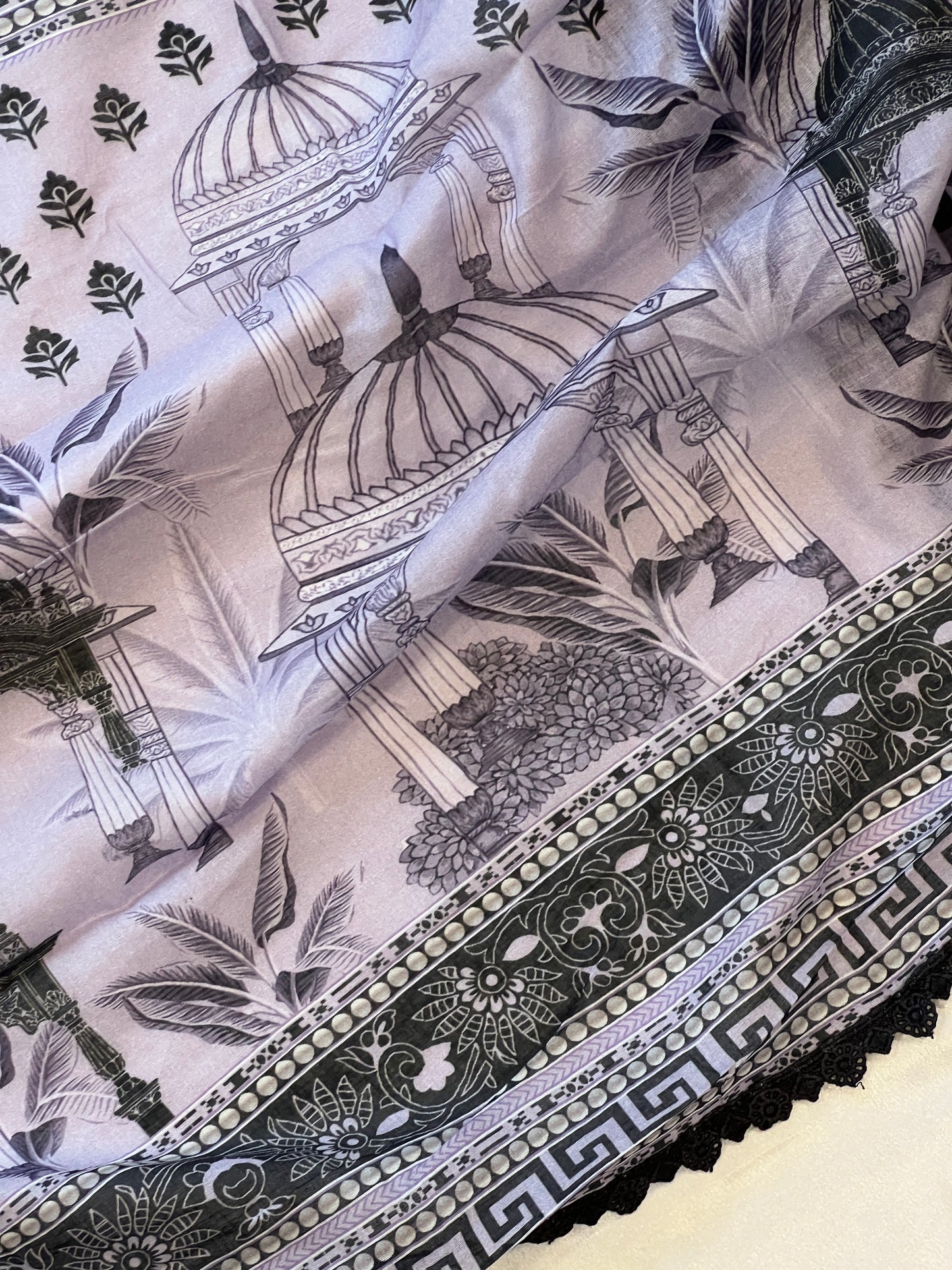 CS LAWN COTTON EMBROIDERY SUIT 3